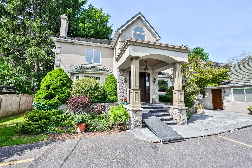 1430 Hurontario Street A, Mississauga, On L5g 3h4