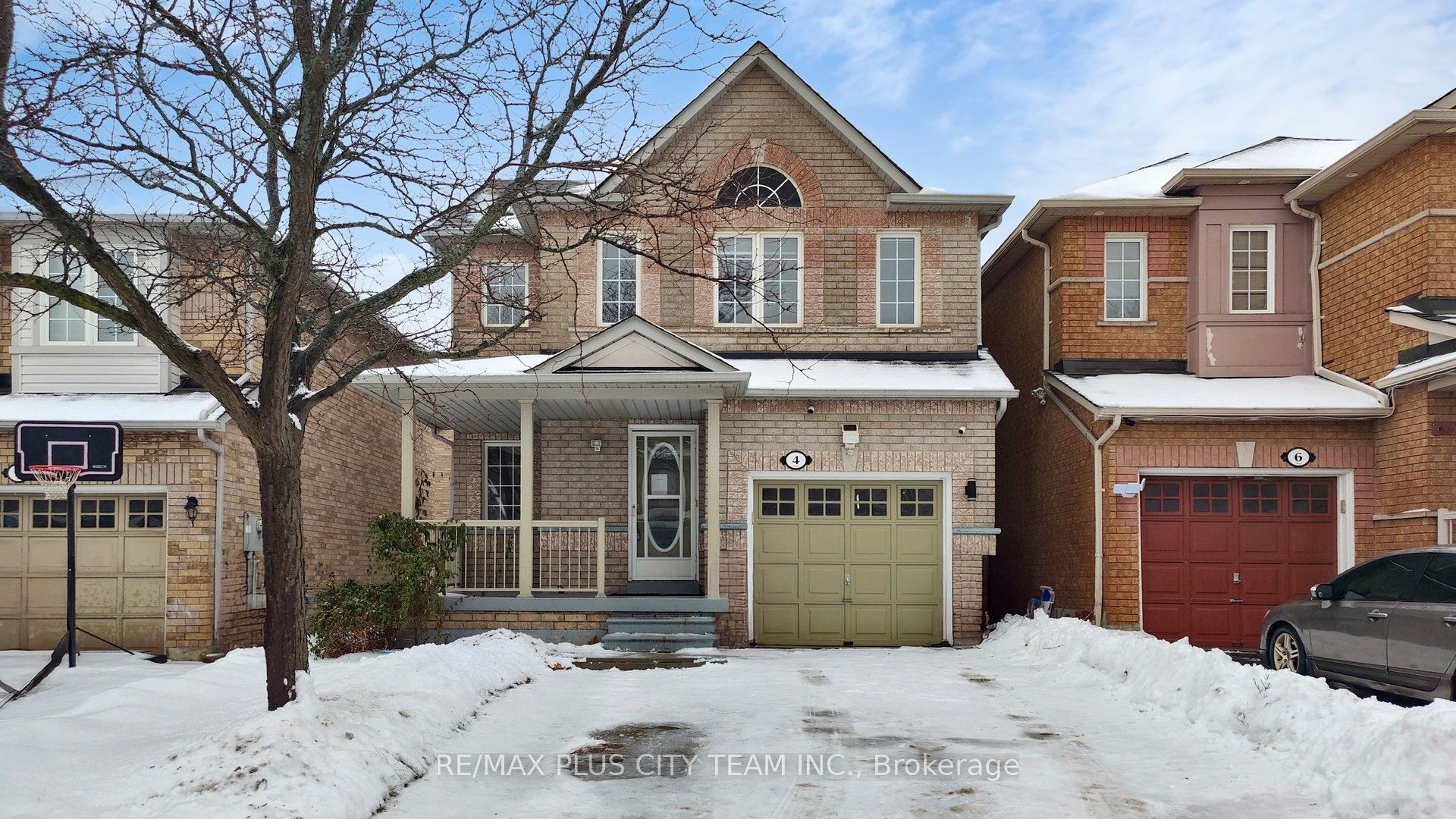 4 Slessor Lane, Brampton, On L6p 1m3