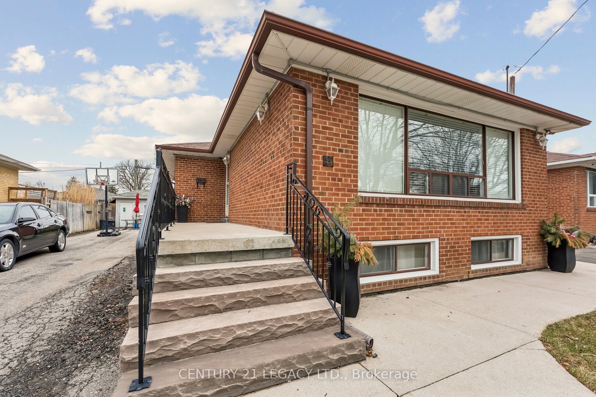 34 Cumberland Drive, Brampton, On L6v 1w6