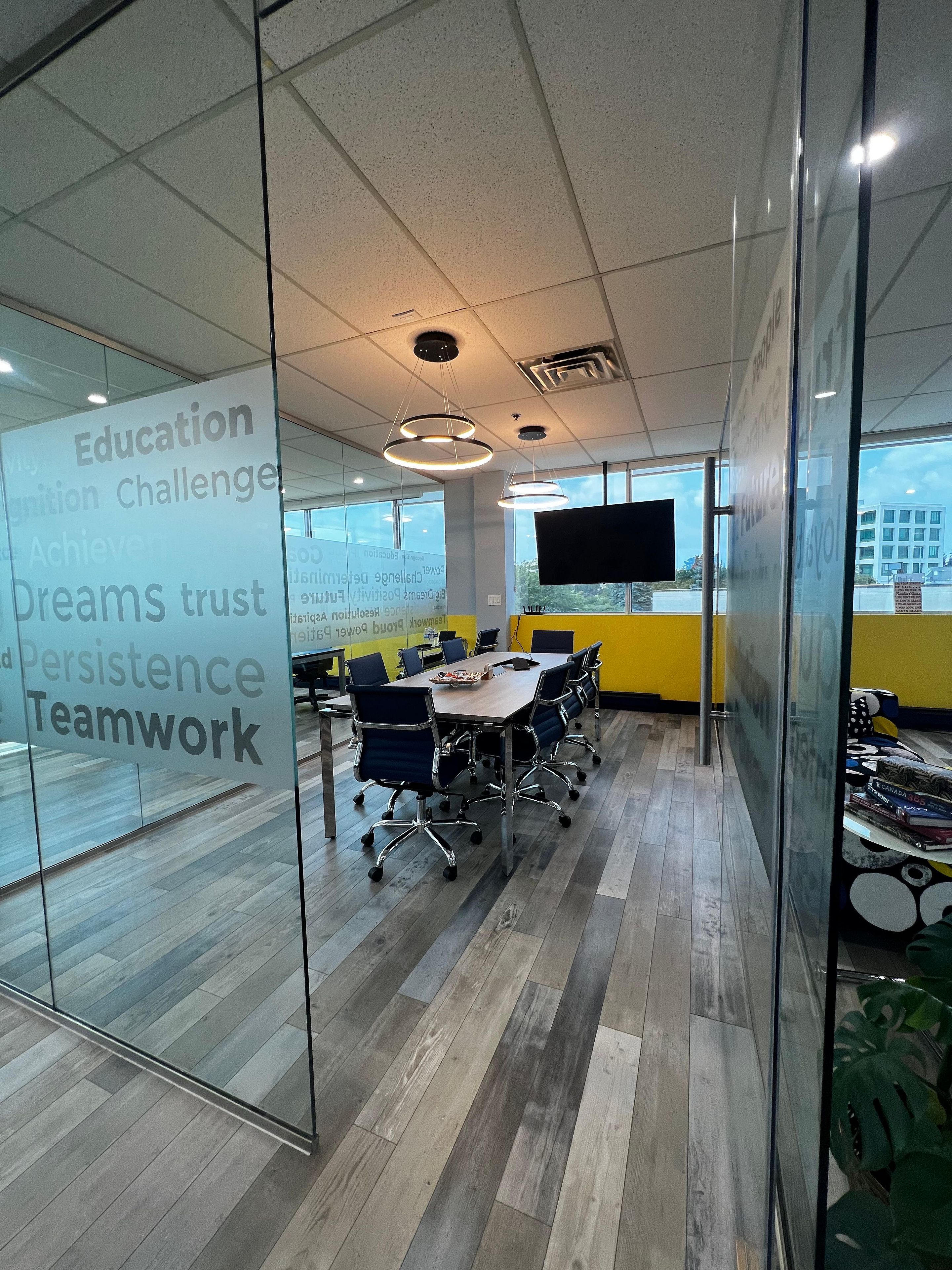 2550 Matheson Boulevard E 215-216, Mississauga, On L4w 4z1