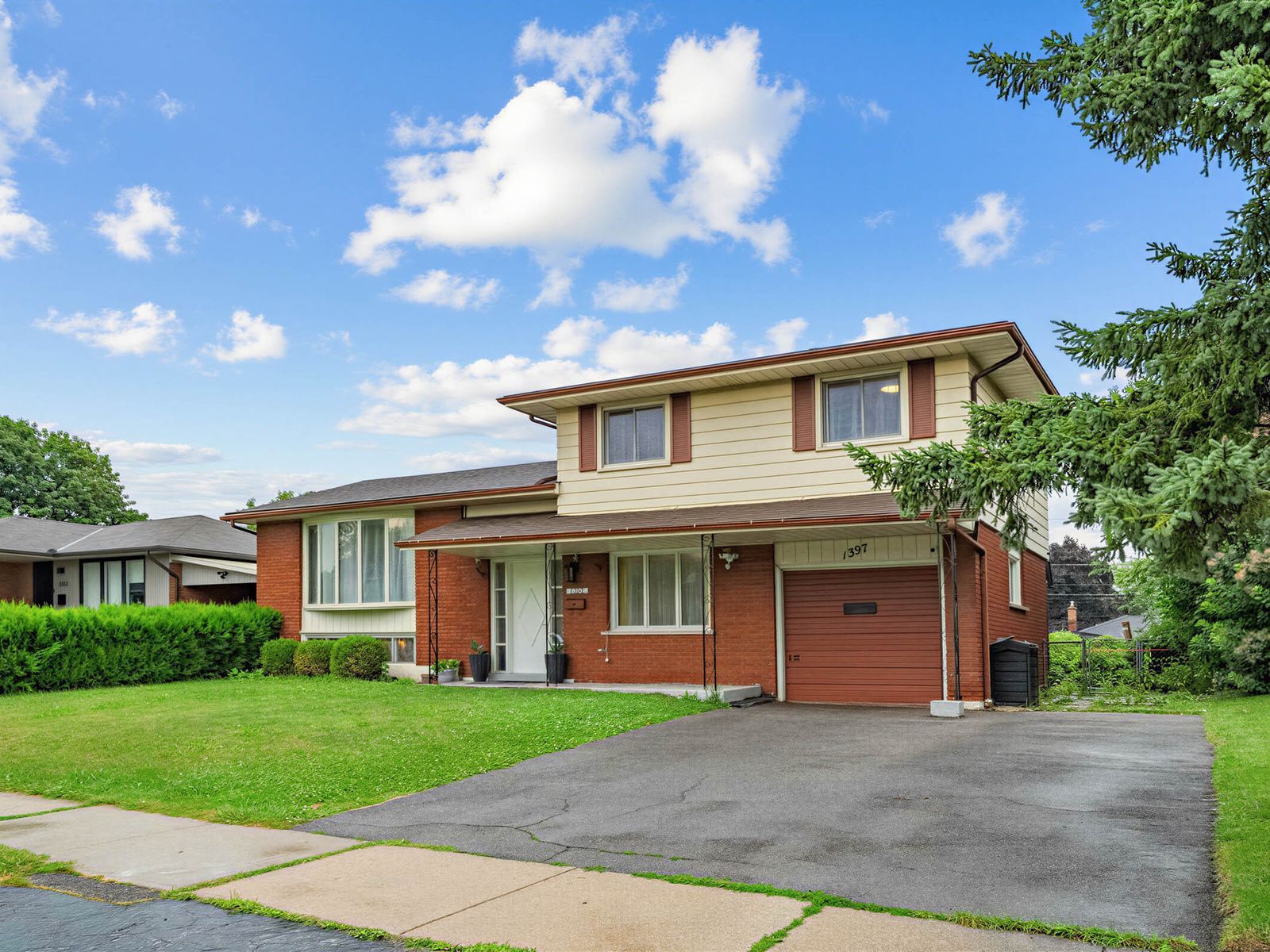 1397 Charles Drive, Burlington, On L7p 2c8