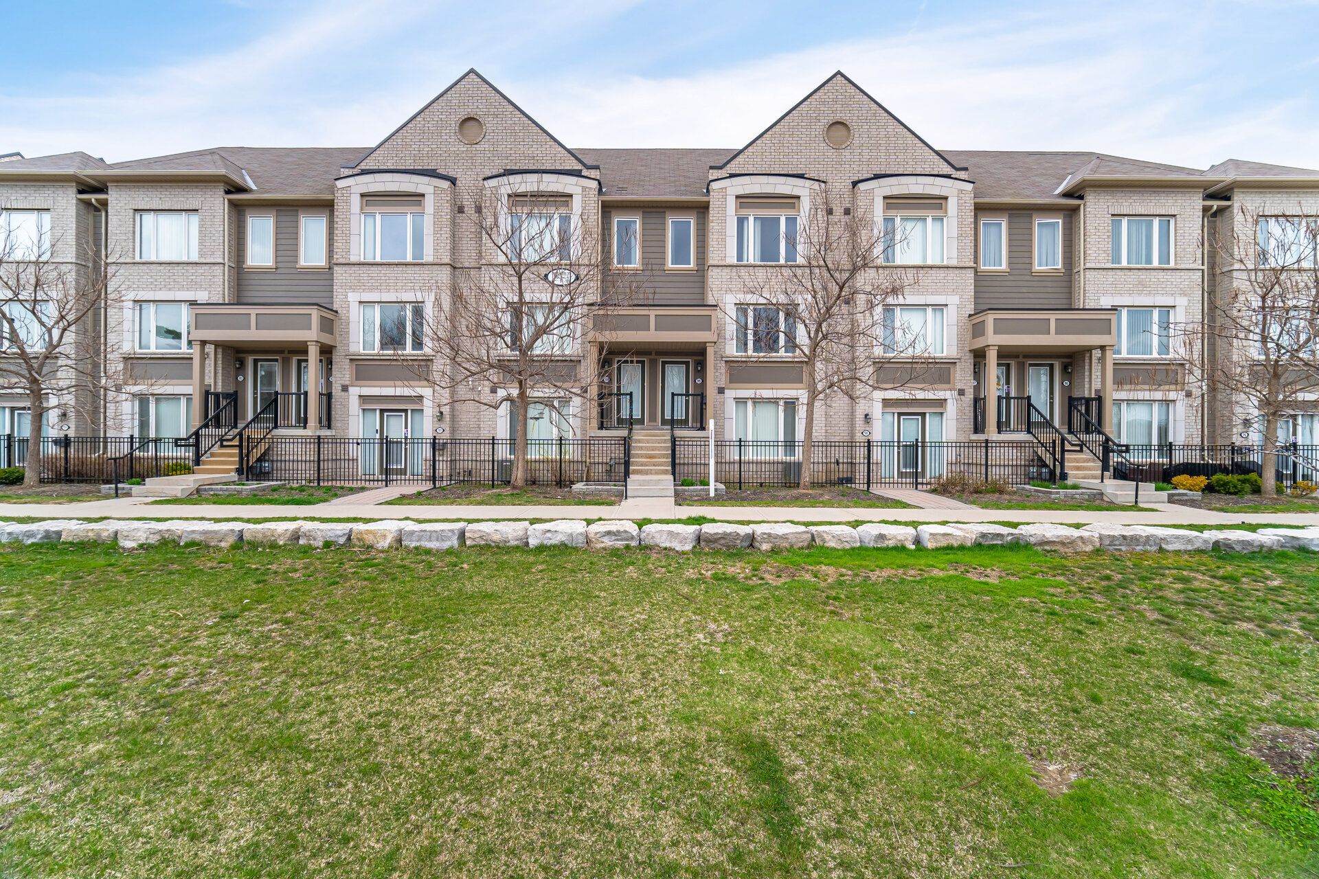 1 Beckenrose Court 99, Brampton, On L6y 6g2