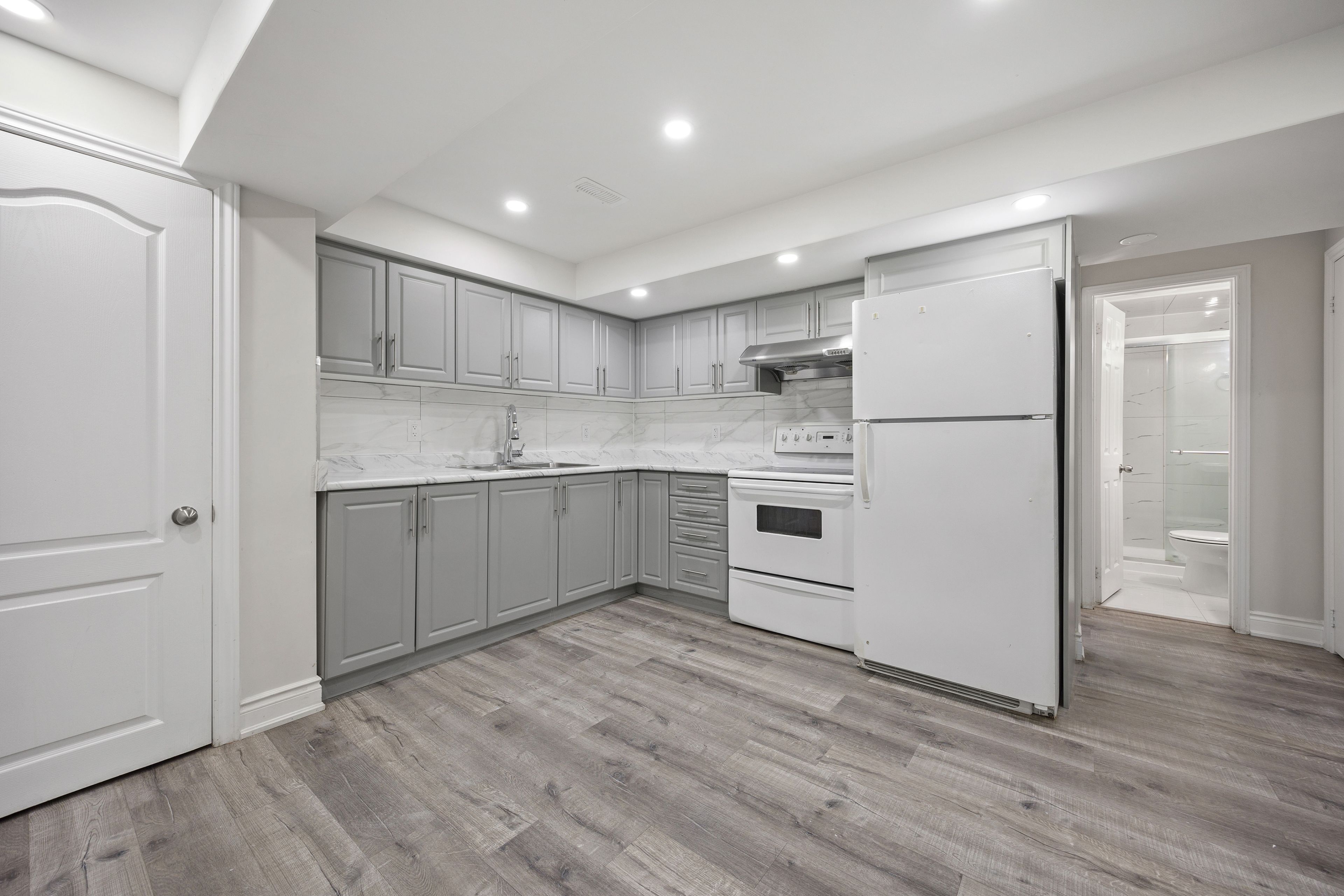 206 Sunny Meadow Boulevard Bsmt, Brampton, On L6r 2y7
