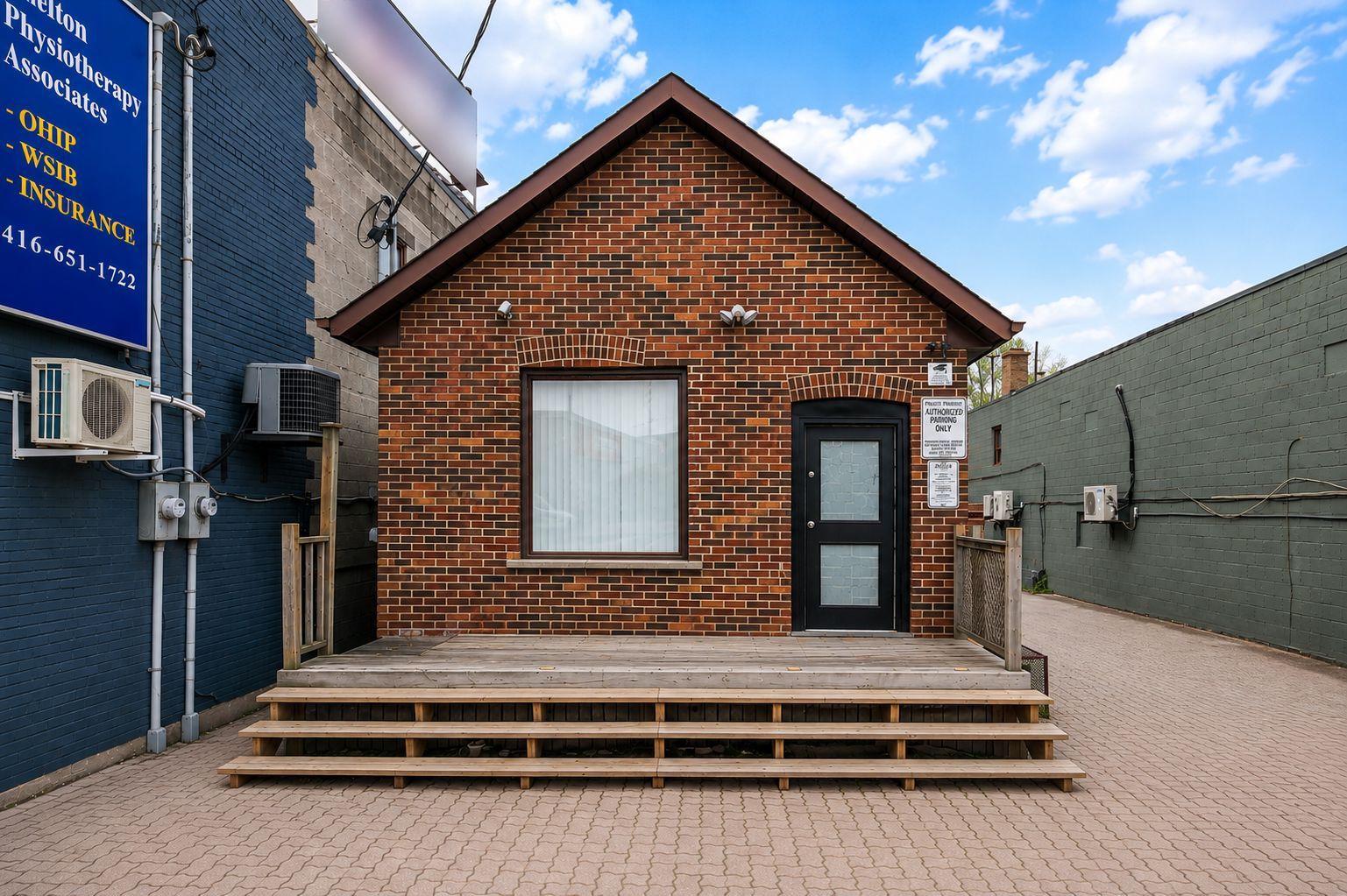 2236 Eglinton Avenue W, Toronto, On M6e 2l3