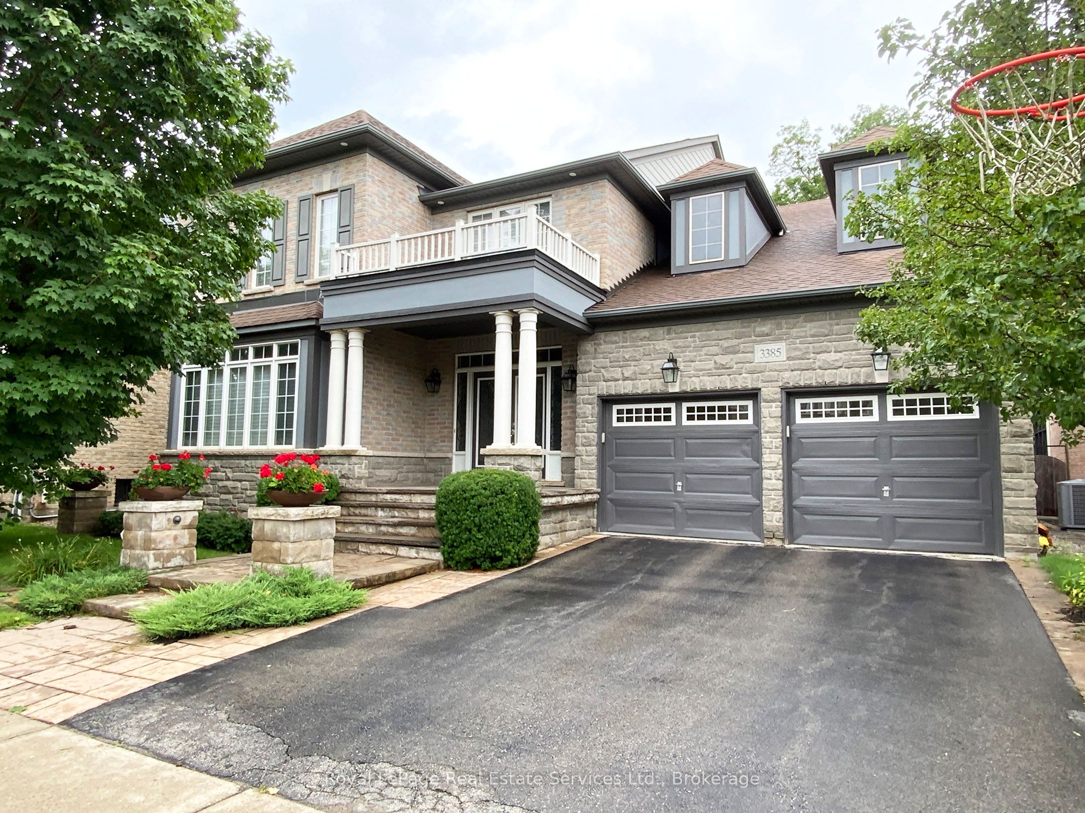 3385 Liptay Avenue, Oakville, On L6m 0m8