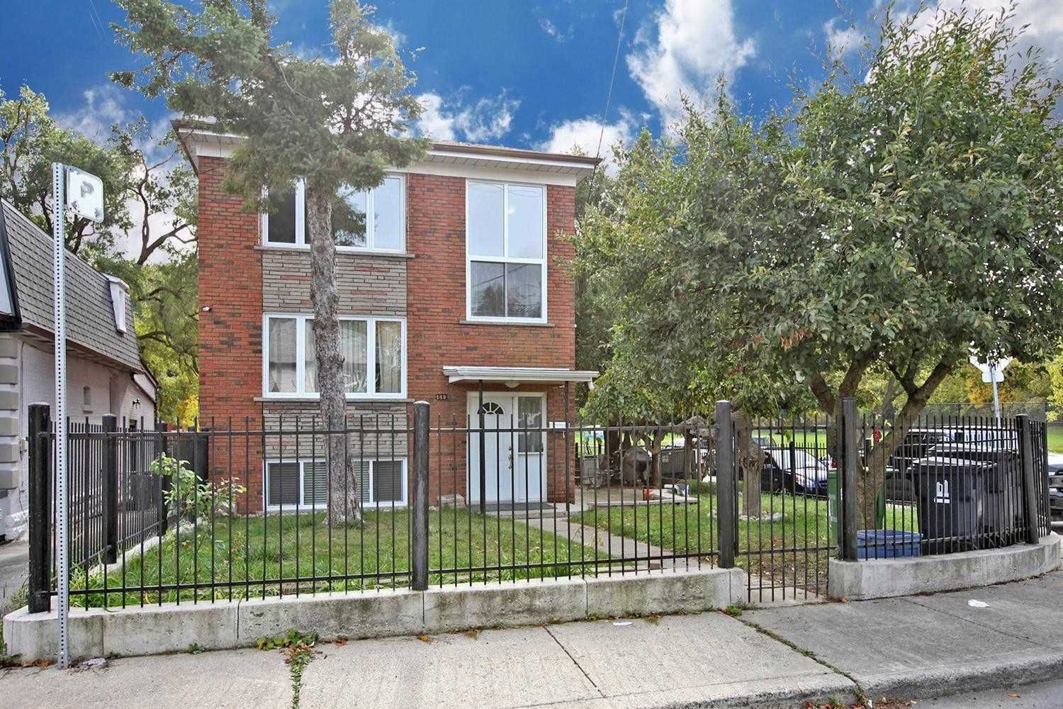 149 Kitchener Avenue Unit B, Toronto, On M6e 2b9