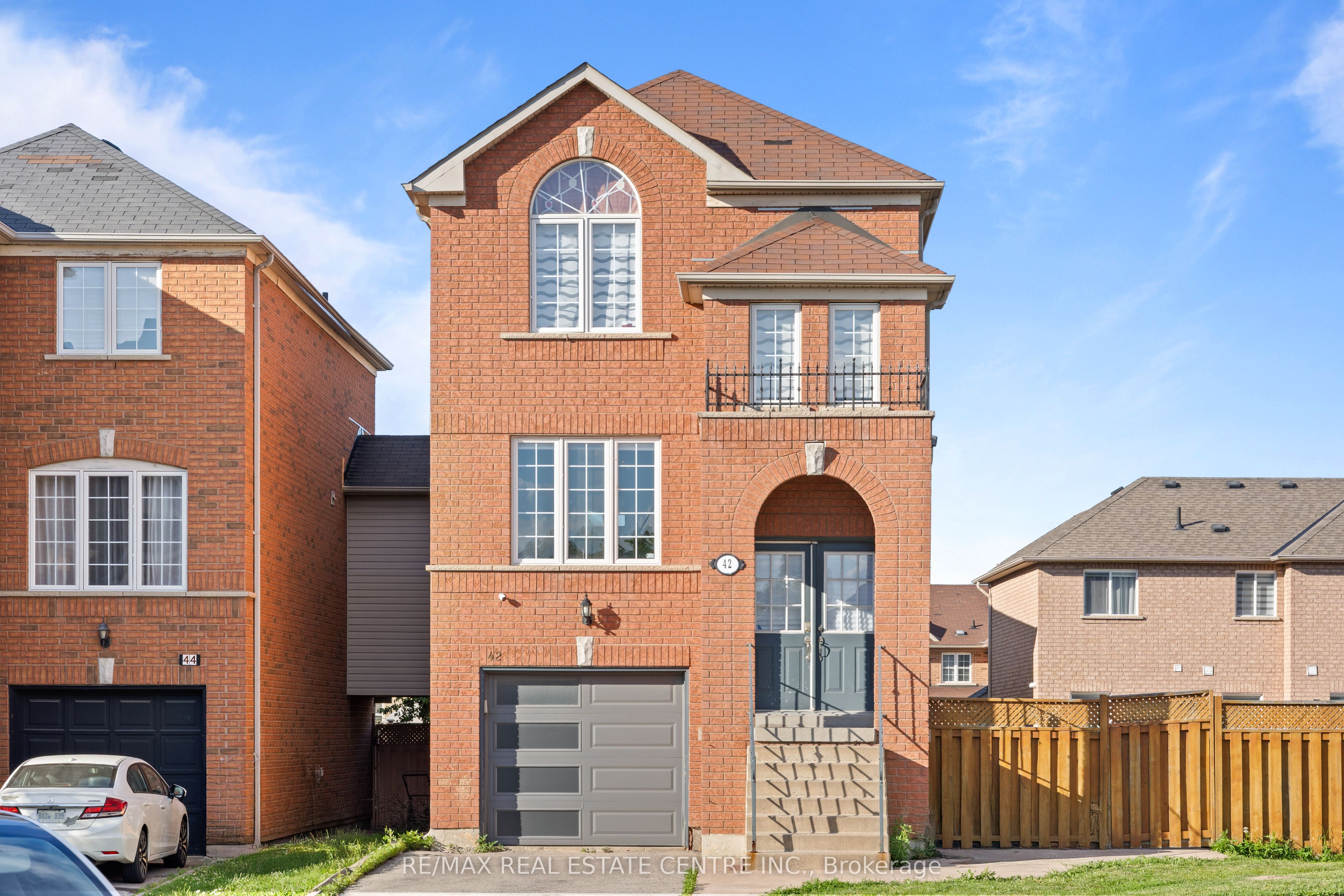 42 Domenico Crescent, Brampton, On L6p 1h5