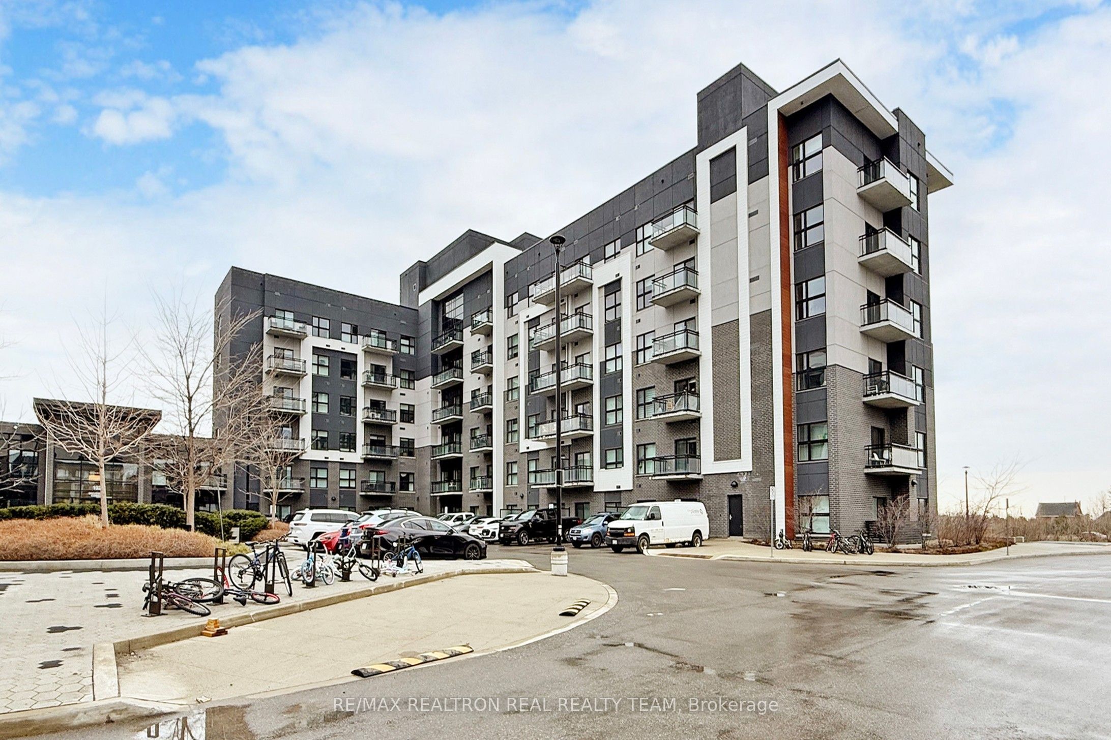 102 Grovewood Common 334, Oakville, On L6h 0x2