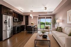 128 Garden Drive 413, Oakville, On L6k 0h7