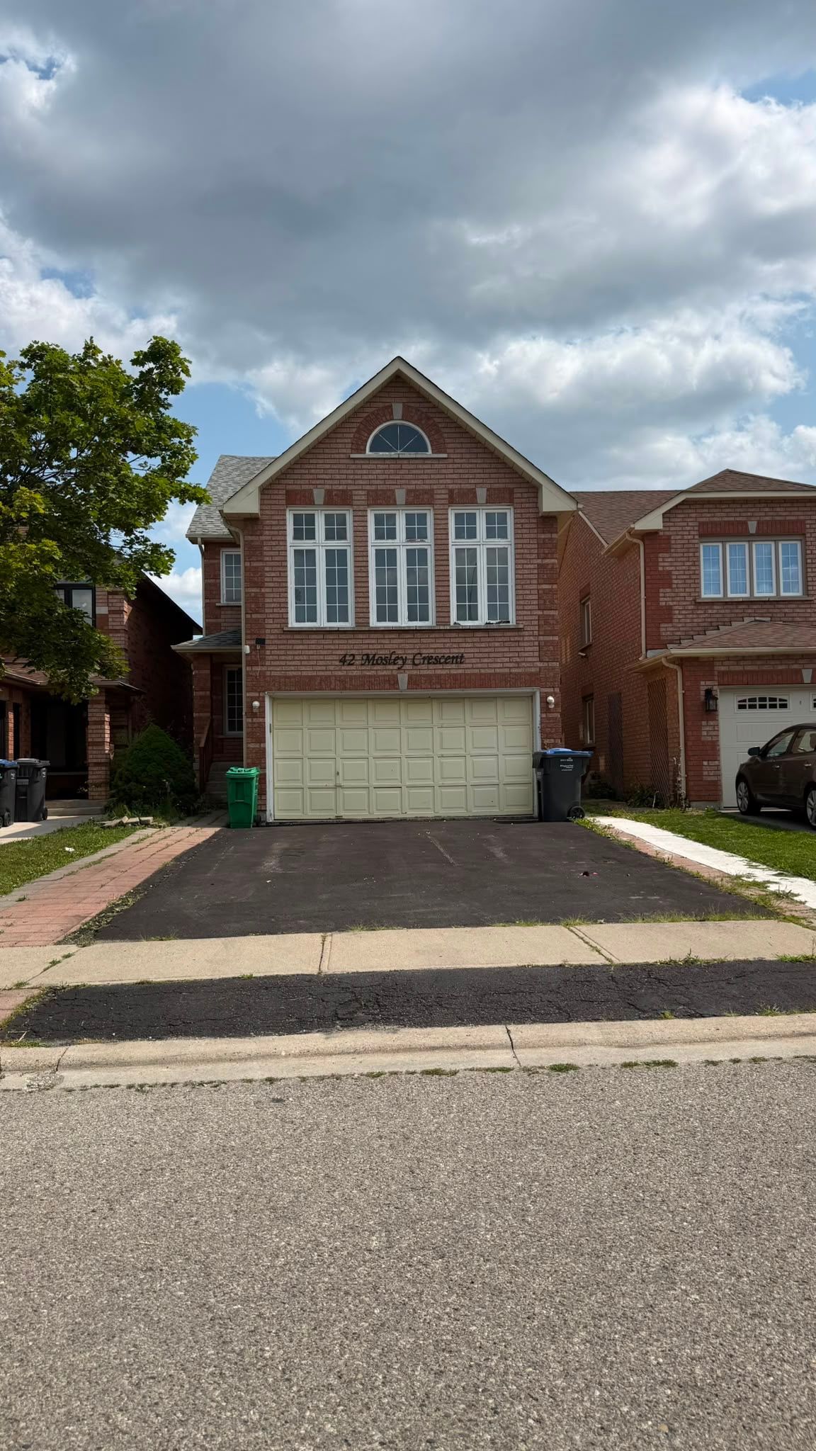 42 Mosley Crescent, Brampton, On L6y 5c8
