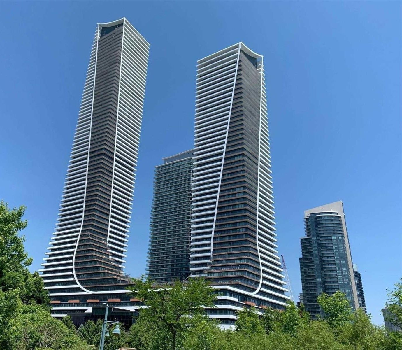 30 Shore Breeze Drive 4511, Toronto, On M8v 0j1