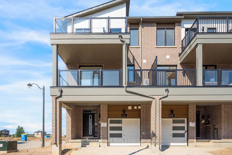 36 Thornbird Crescent Main, Brampton, On L7a 0b8
