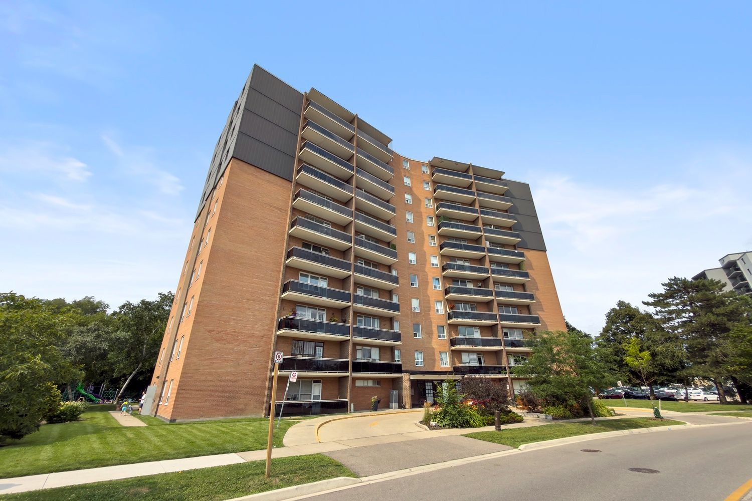3145 Queen Frederica Drive 608, Mississauga, On L4y 3a7