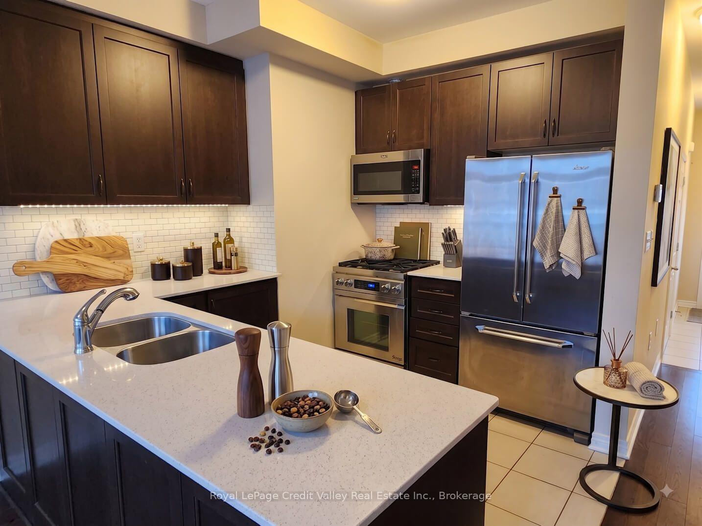 53 Hogan Manor Drive, Brampton, On L7a 4v2