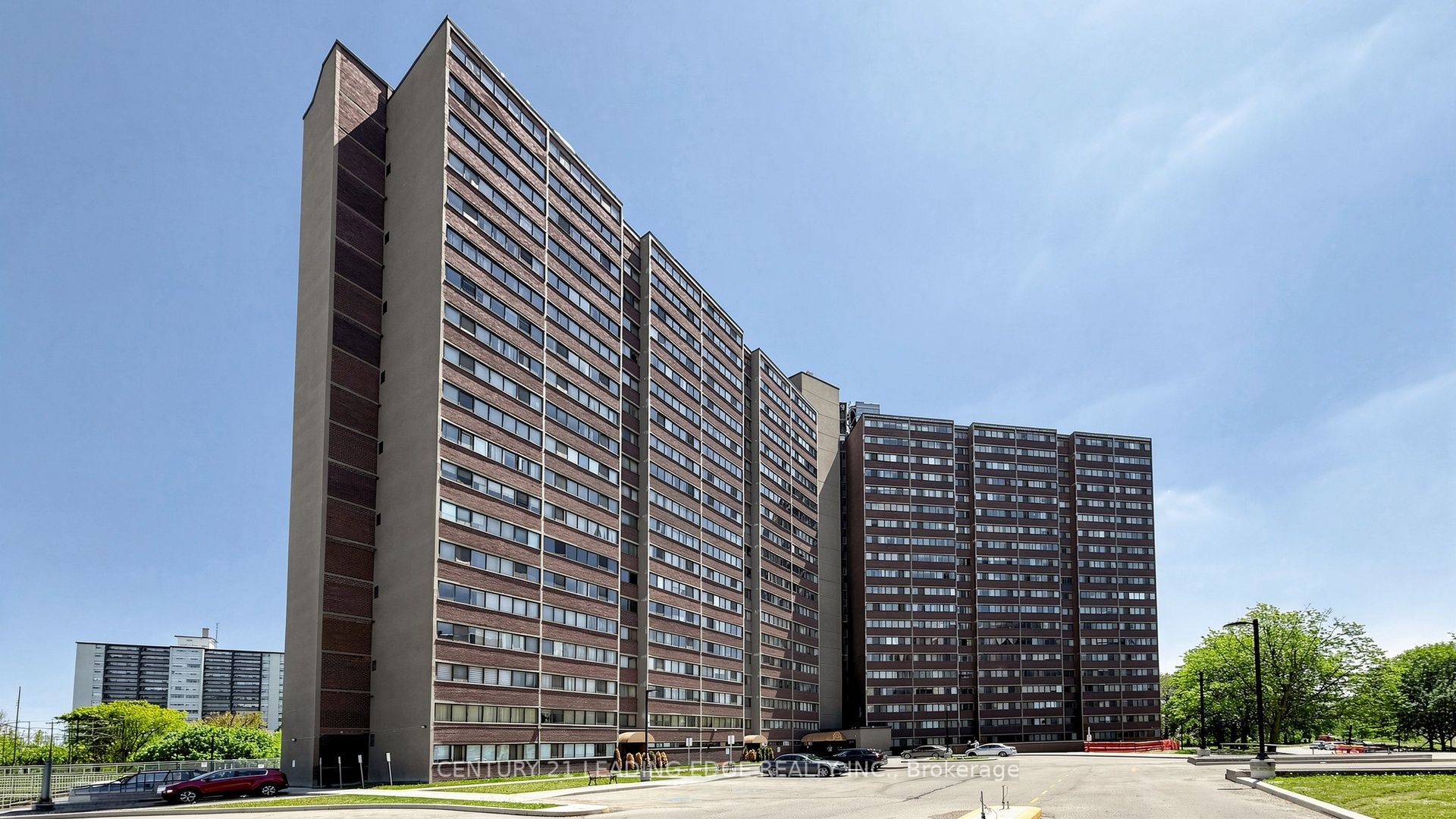 11 Wincott Drive 914, Toronto, On M9r 2r9