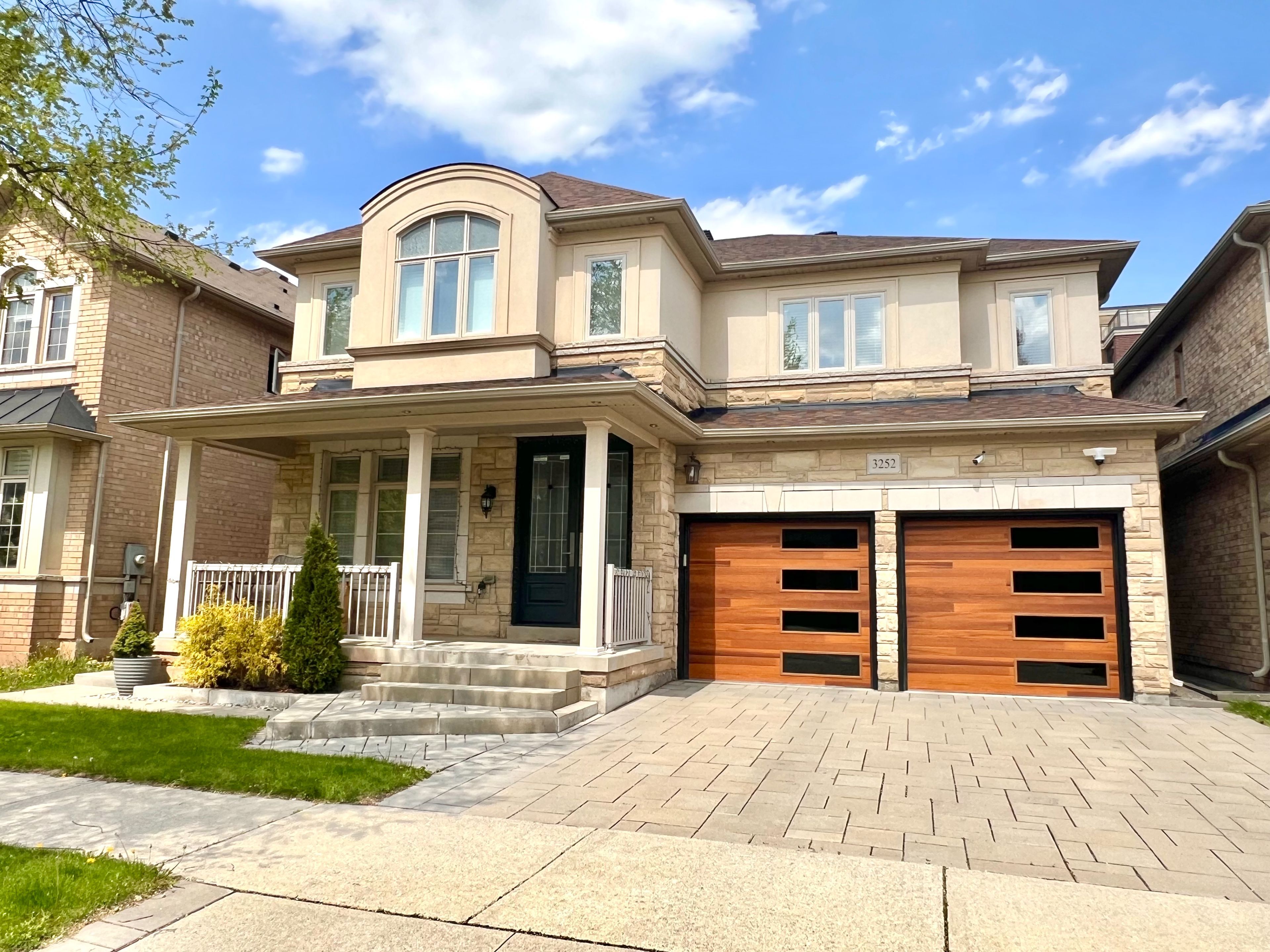 3252 Larry Crescent, Oakville, On L6m 0s9