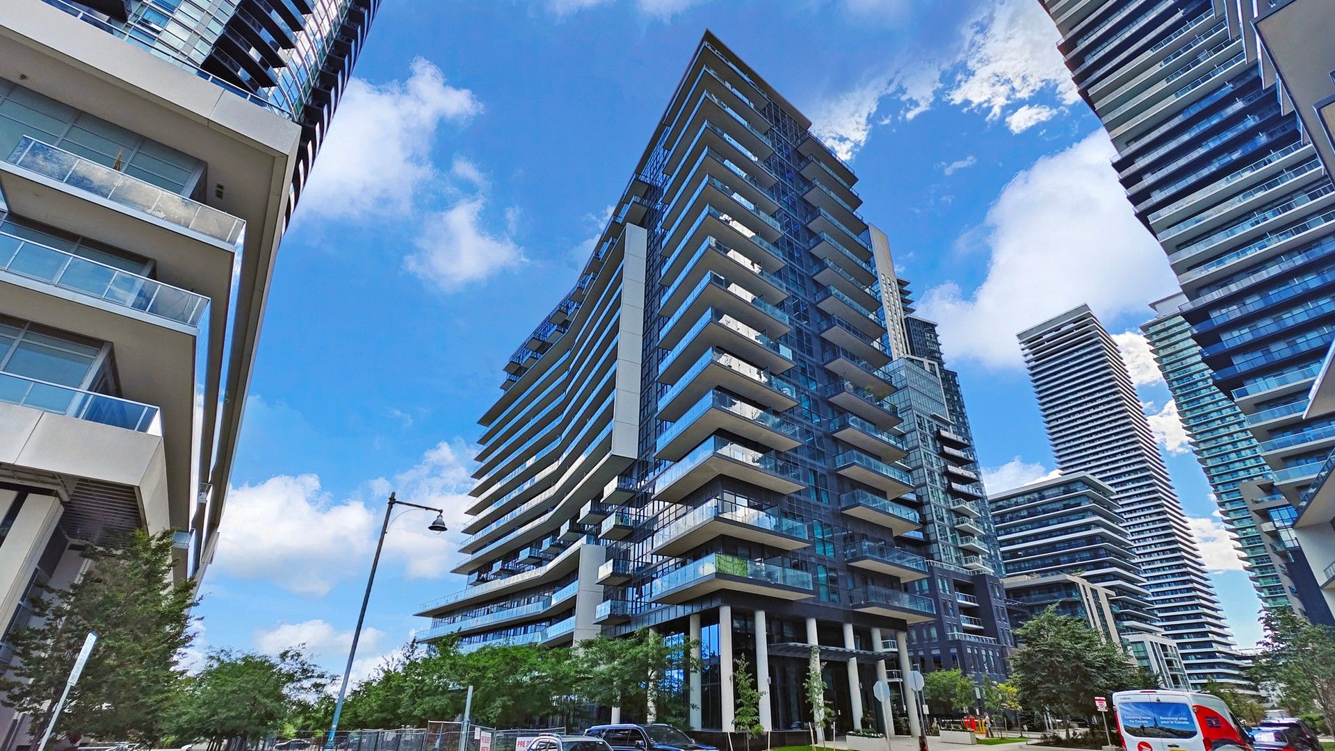 39 Annie Craig Drive 221, Toronto, On M8v 0h1