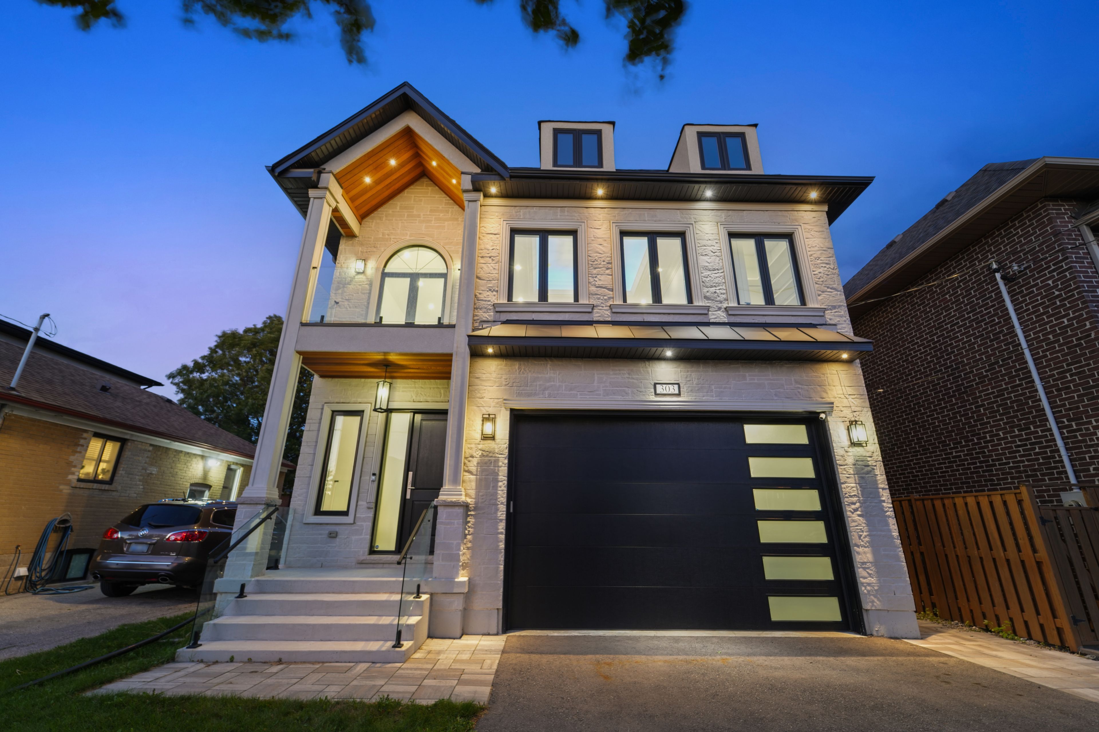 303 Delta Street, Toronto, On M8w 4g1