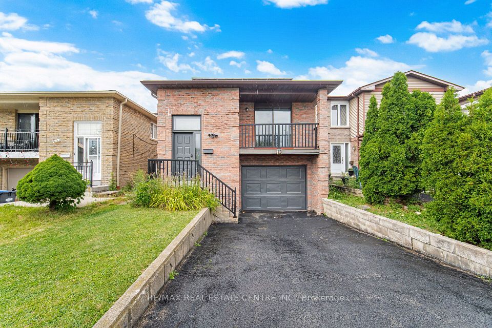 13 Dafoe Crescent, Brampton, On L6y 2l1