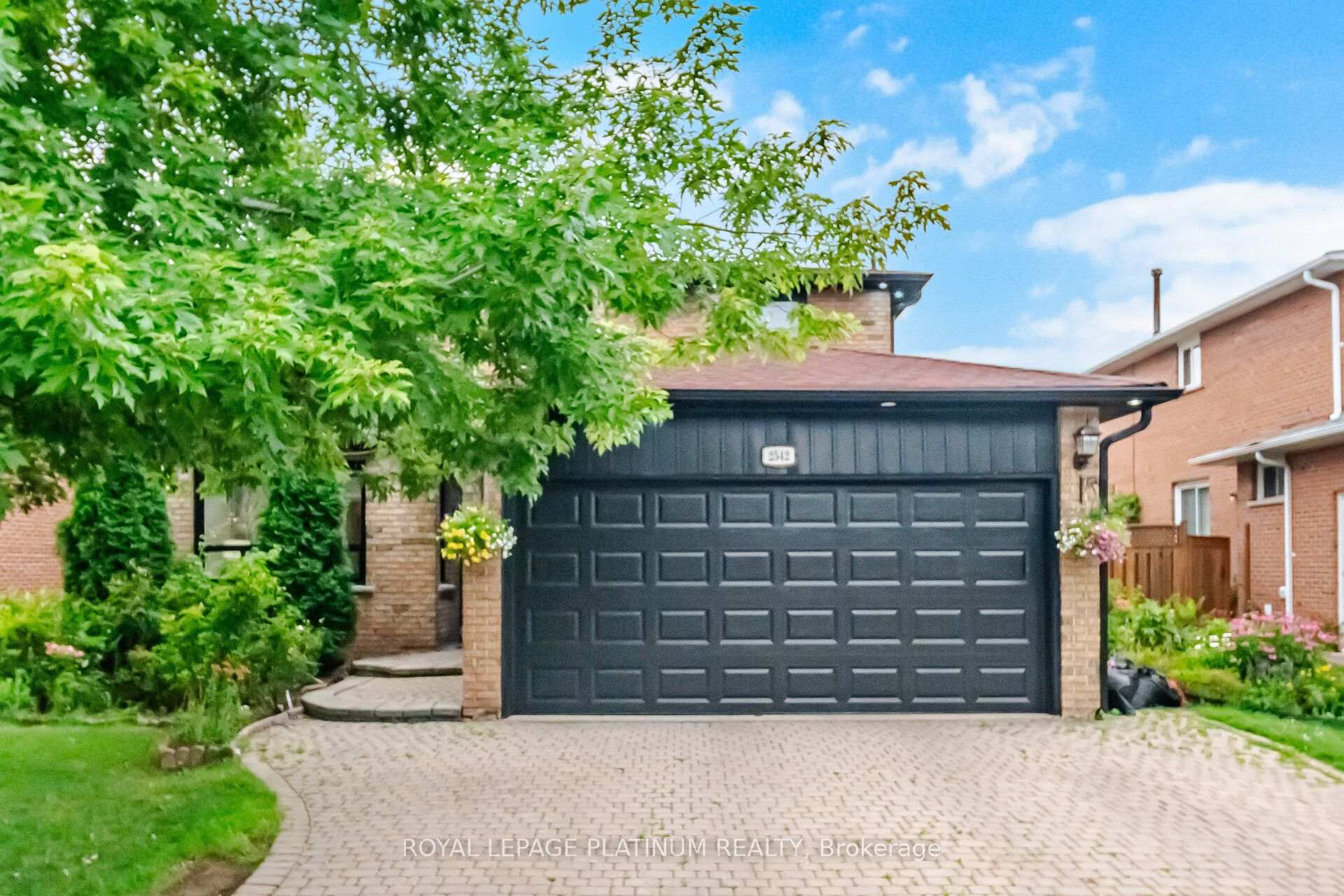 2542 Pollard Drive, Mississauga, On L5c 3h1