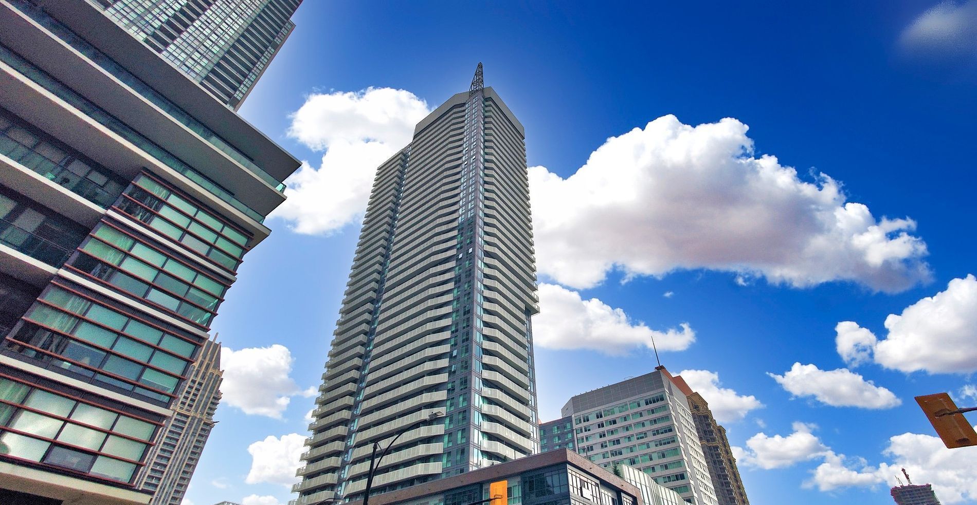 4065 Confederation Parkway 1512, Mississauga, On L5b 0l4