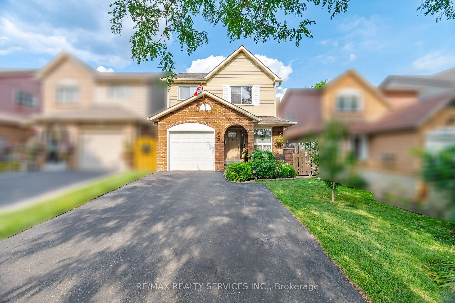 152 Weybridge Trail, Brampton, On L6v 3w2