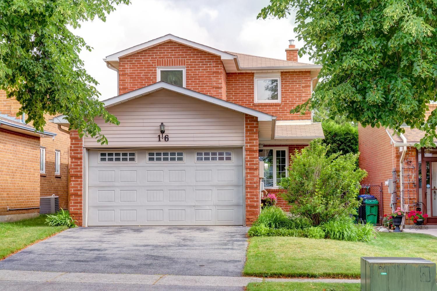 16 Cavalier Court, Brampton, On L6v 3k6
