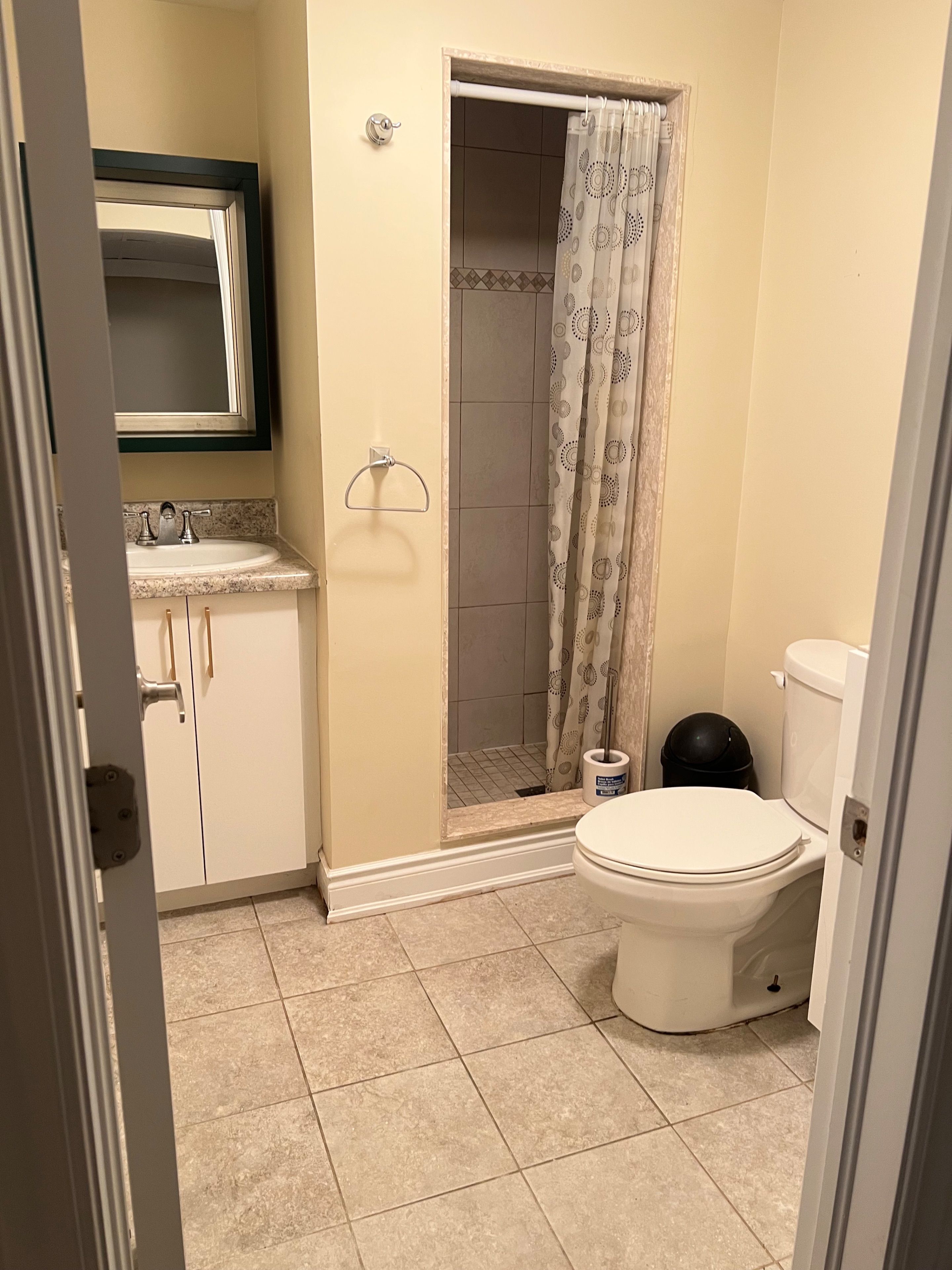 8 Hartsdale Drive, Toronto, On M9r 2s2