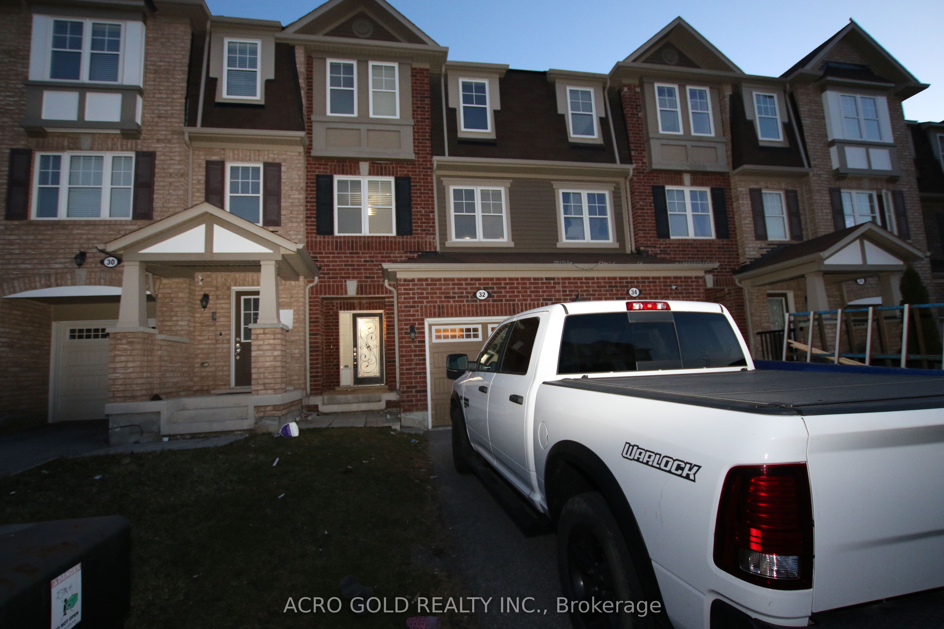 32 Mercedes Road, Brampton, On L7a 0z2