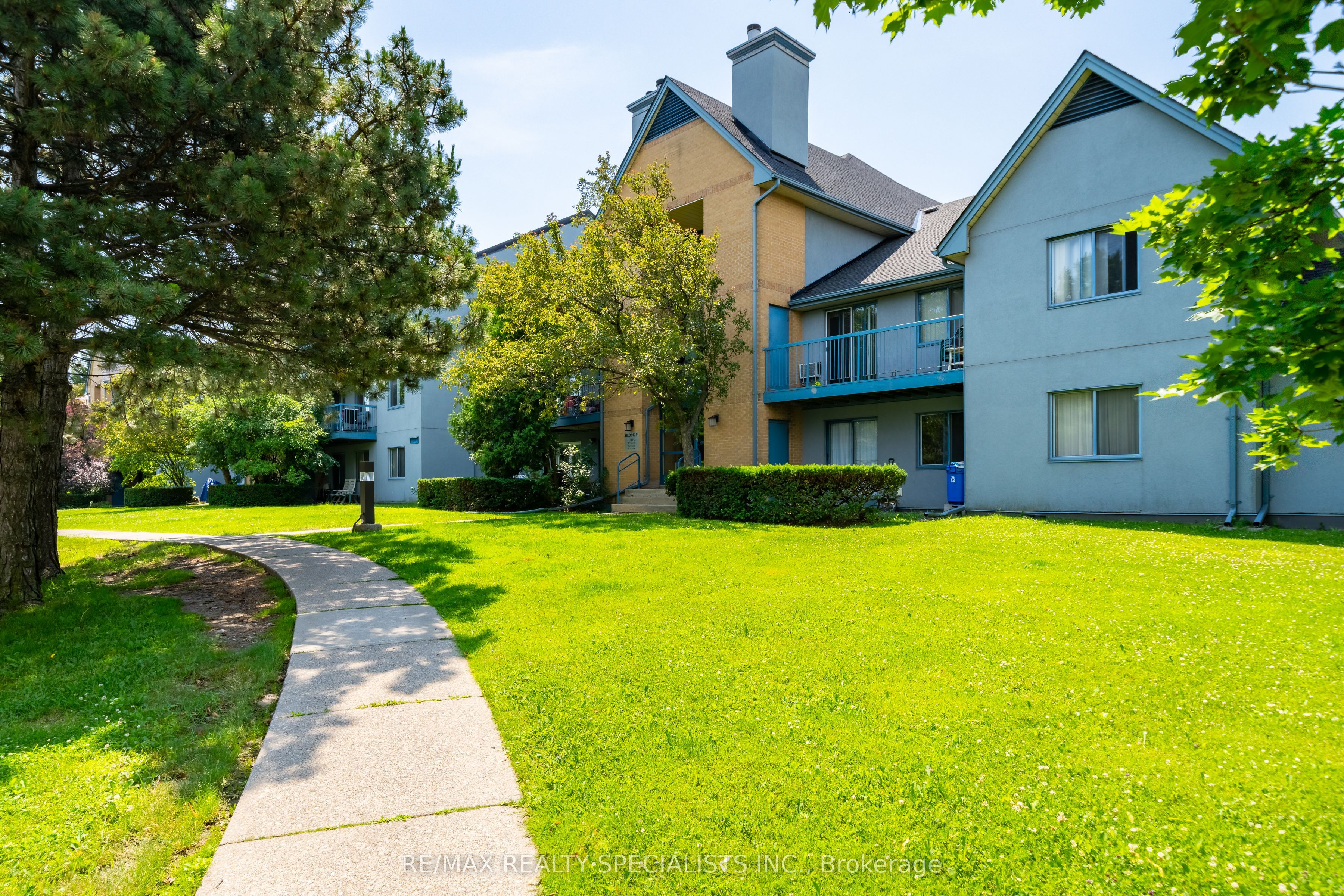 95 Trailwood Drive 612, Mississauga, On L4z 3l2