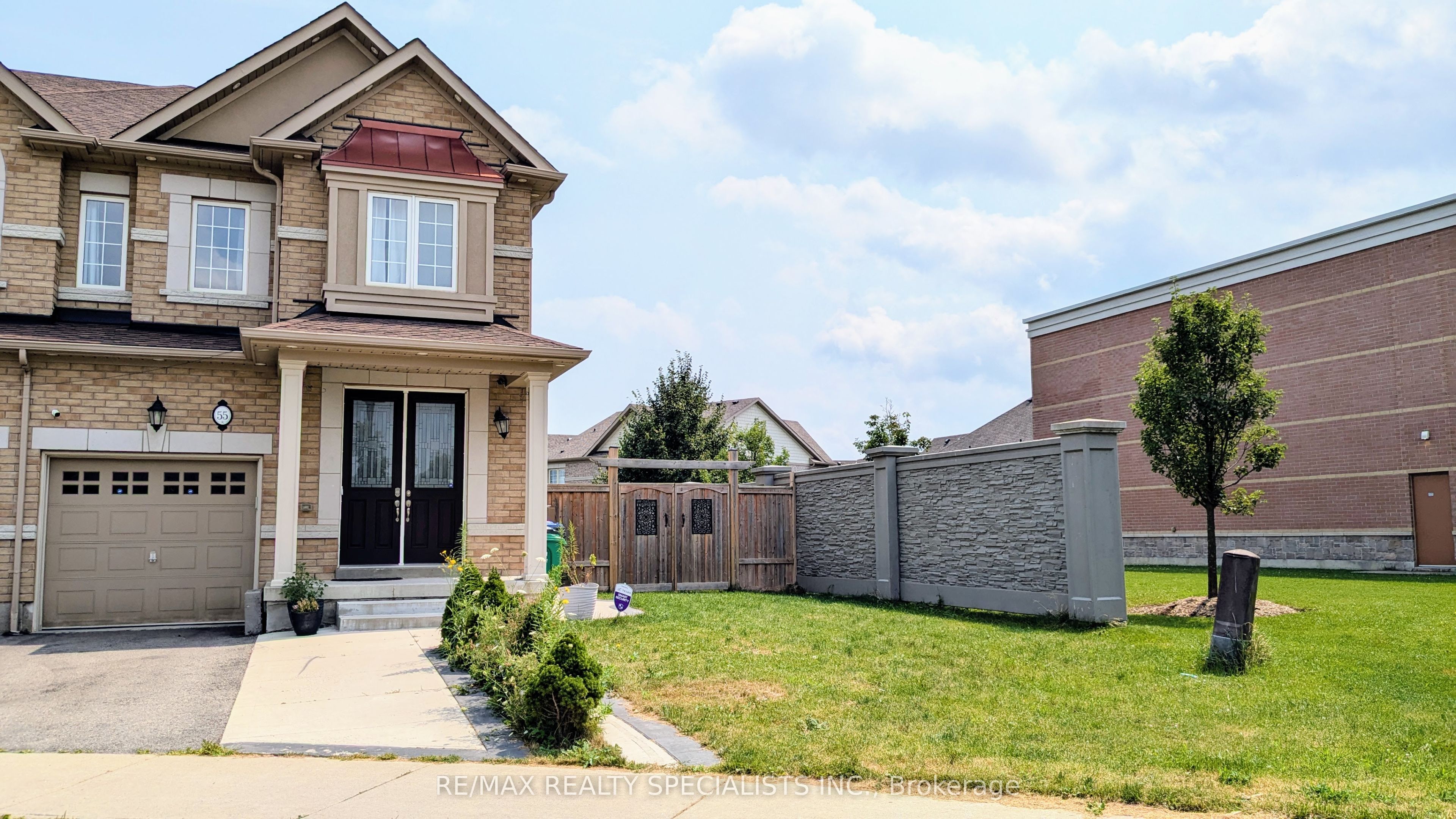 55 Dufay Road, Brampton, On L7a 4a2