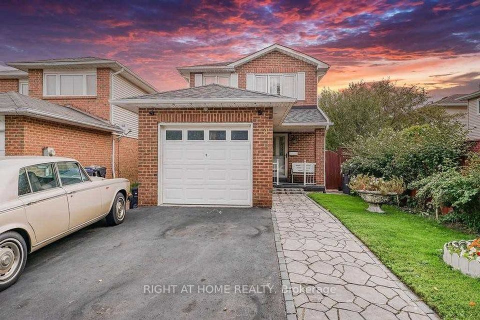 4 Sunshade Place, Brampton, On L6z 2b8