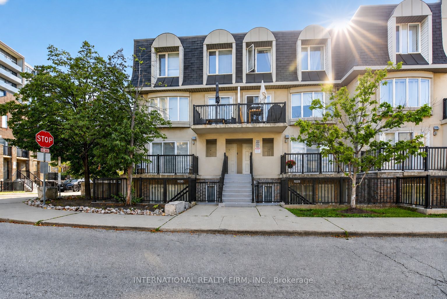 65 George Appleton Way 2088, Toronto, On M3m 0a2