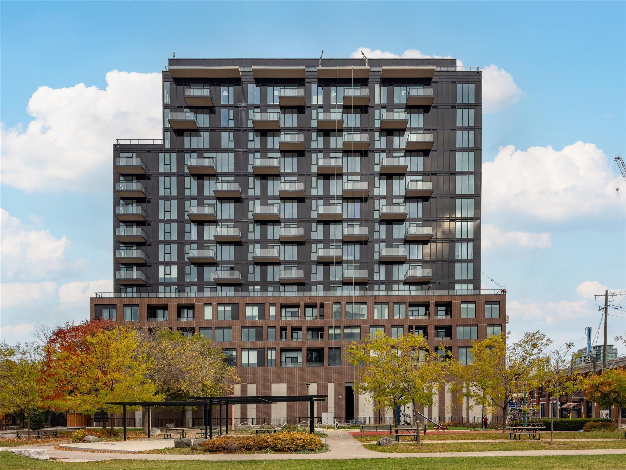 270 Dufferin Street 819, Toronto, On M6k 0h8
