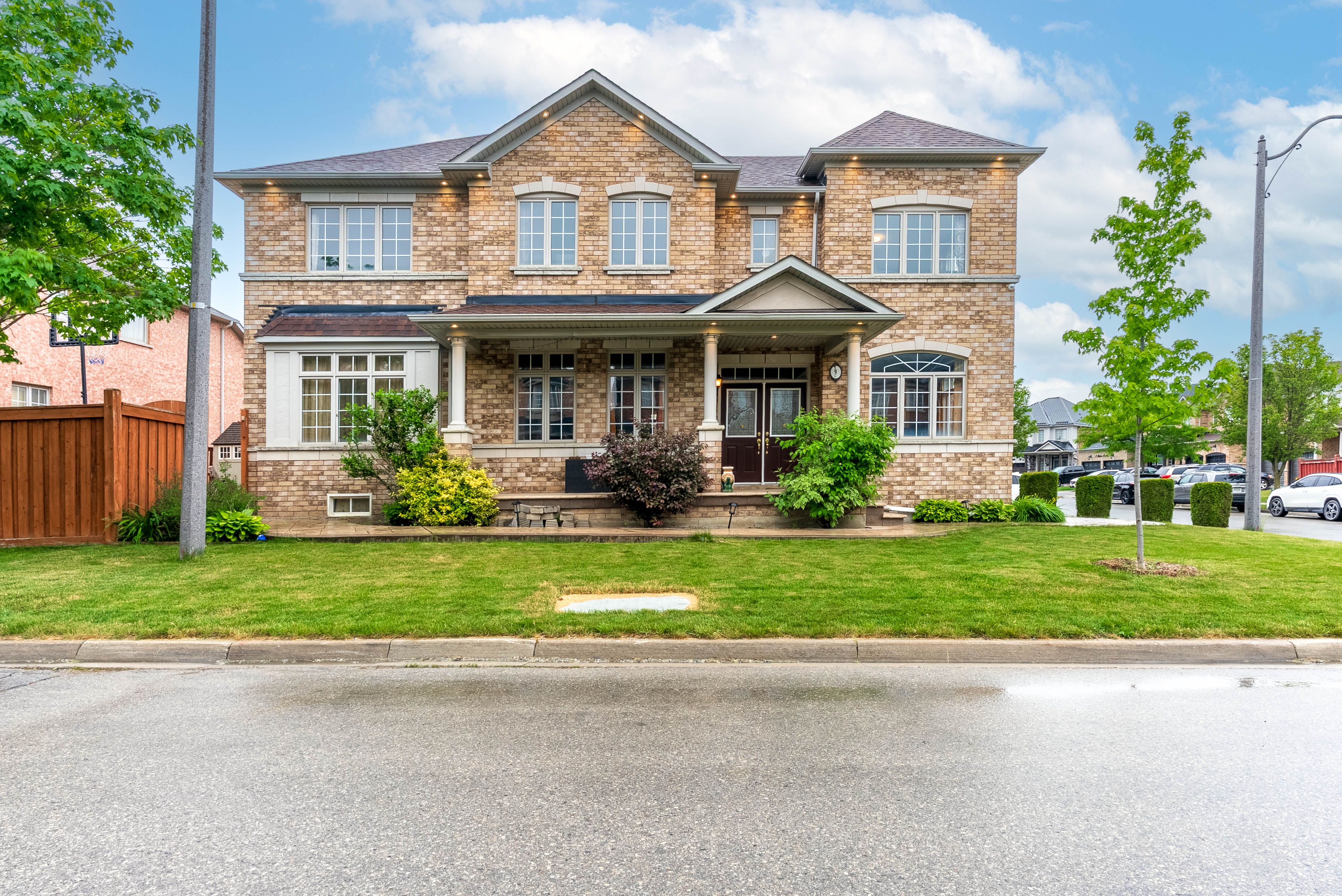 9 Peridot Road, Brampton, On L6p 0z6