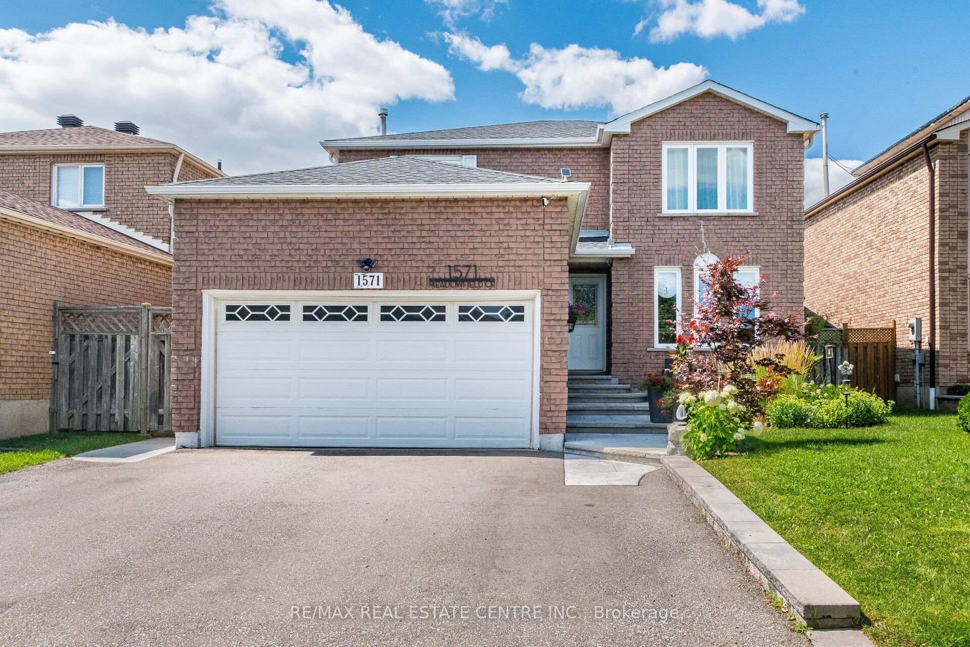 1571 Meadowfield Crescent, Mississauga, On L5m 4t4