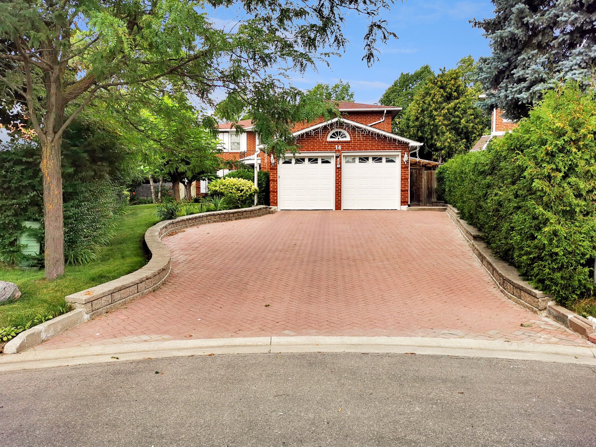 14 Madrid Crescent, Brampton, On L6s 2x4