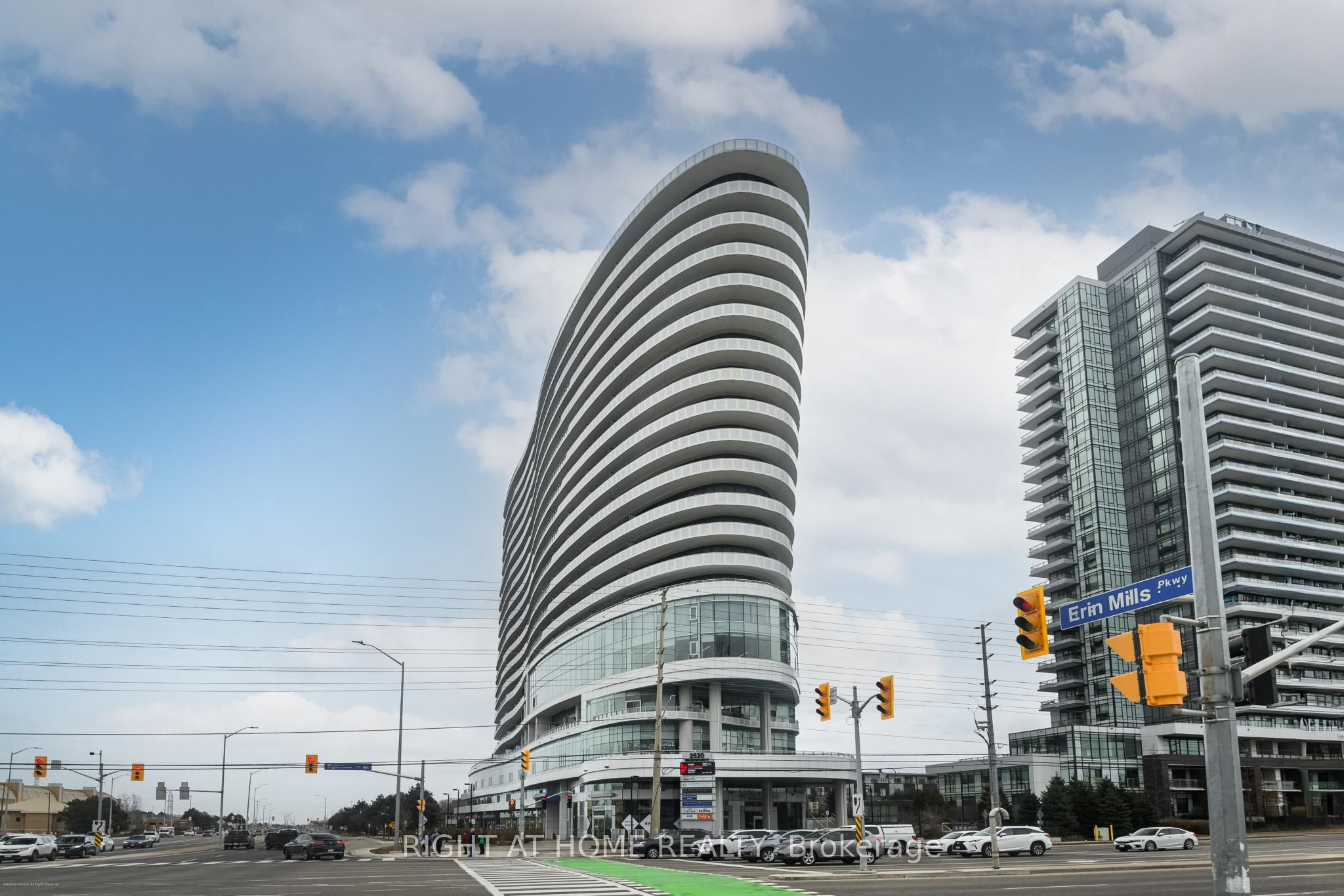 2520 Eglinton Avenue W 1602, Mississauga, On L5m 0y4