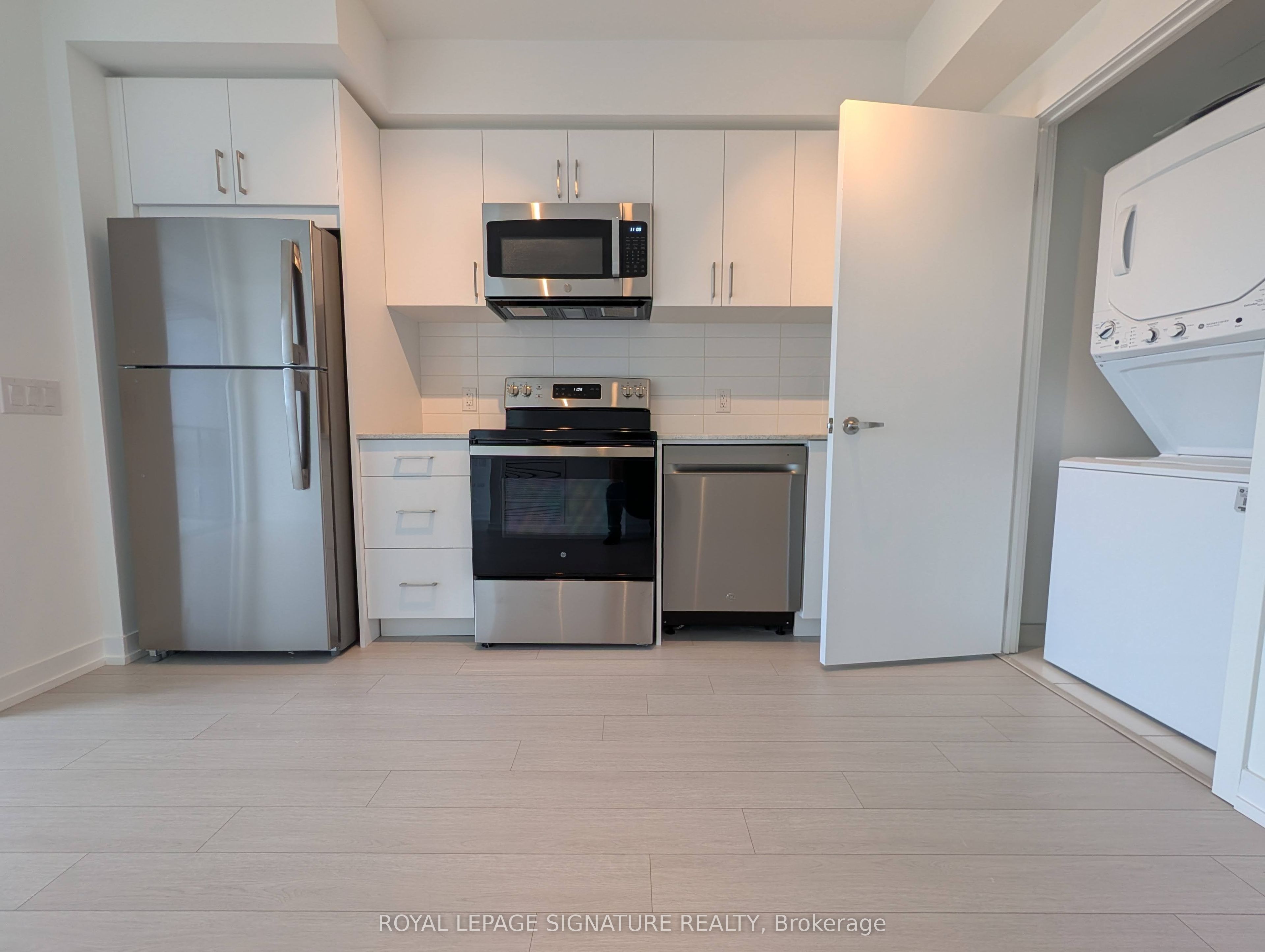 4010 Eglinton Avenue 1320, Toronto, On M9a 4m2