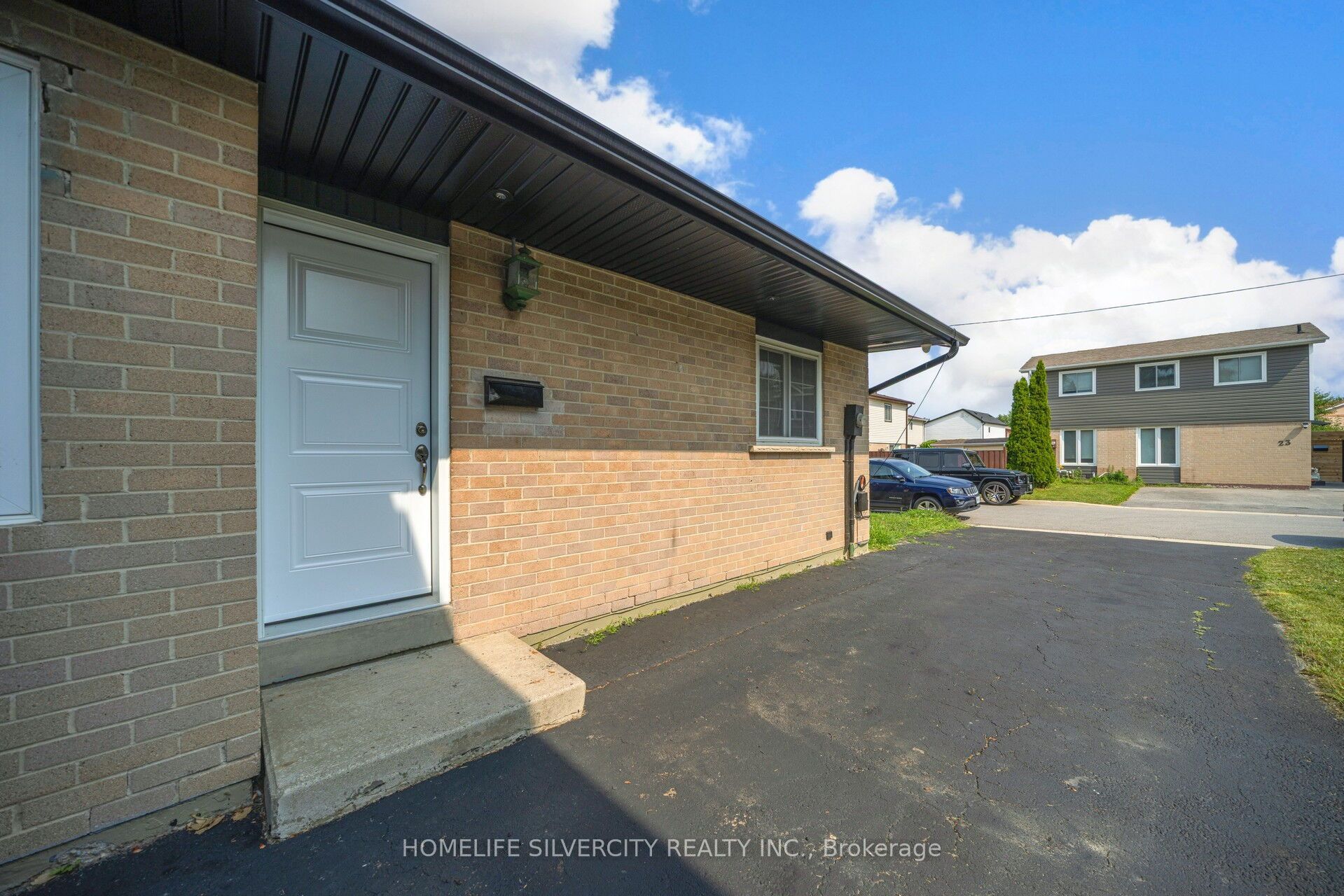 3 Hapsburg Square, Brampton, On L6s 1y7