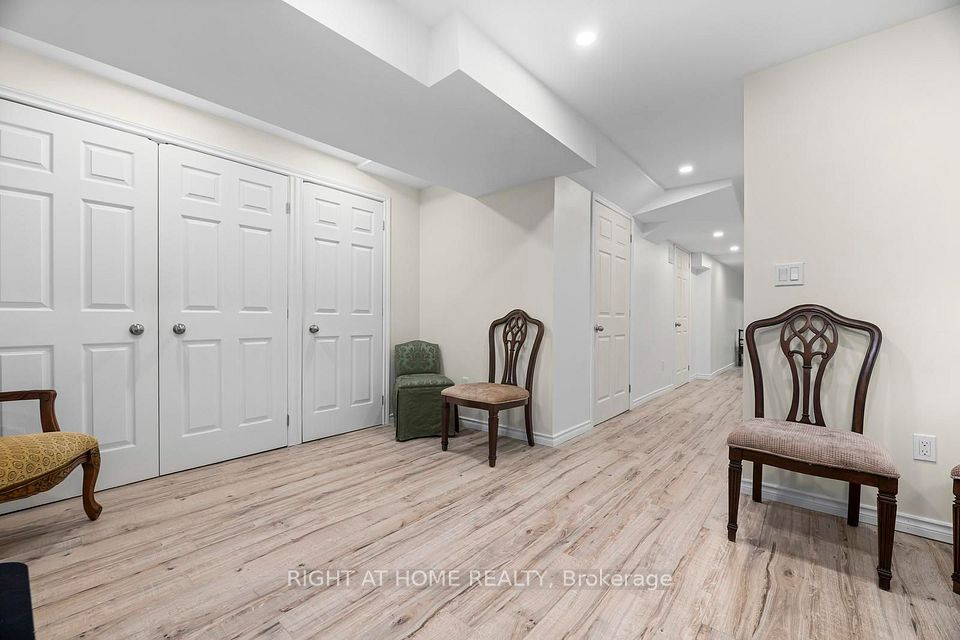 41 Coastline Drive, Brampton, On L6y 0t6