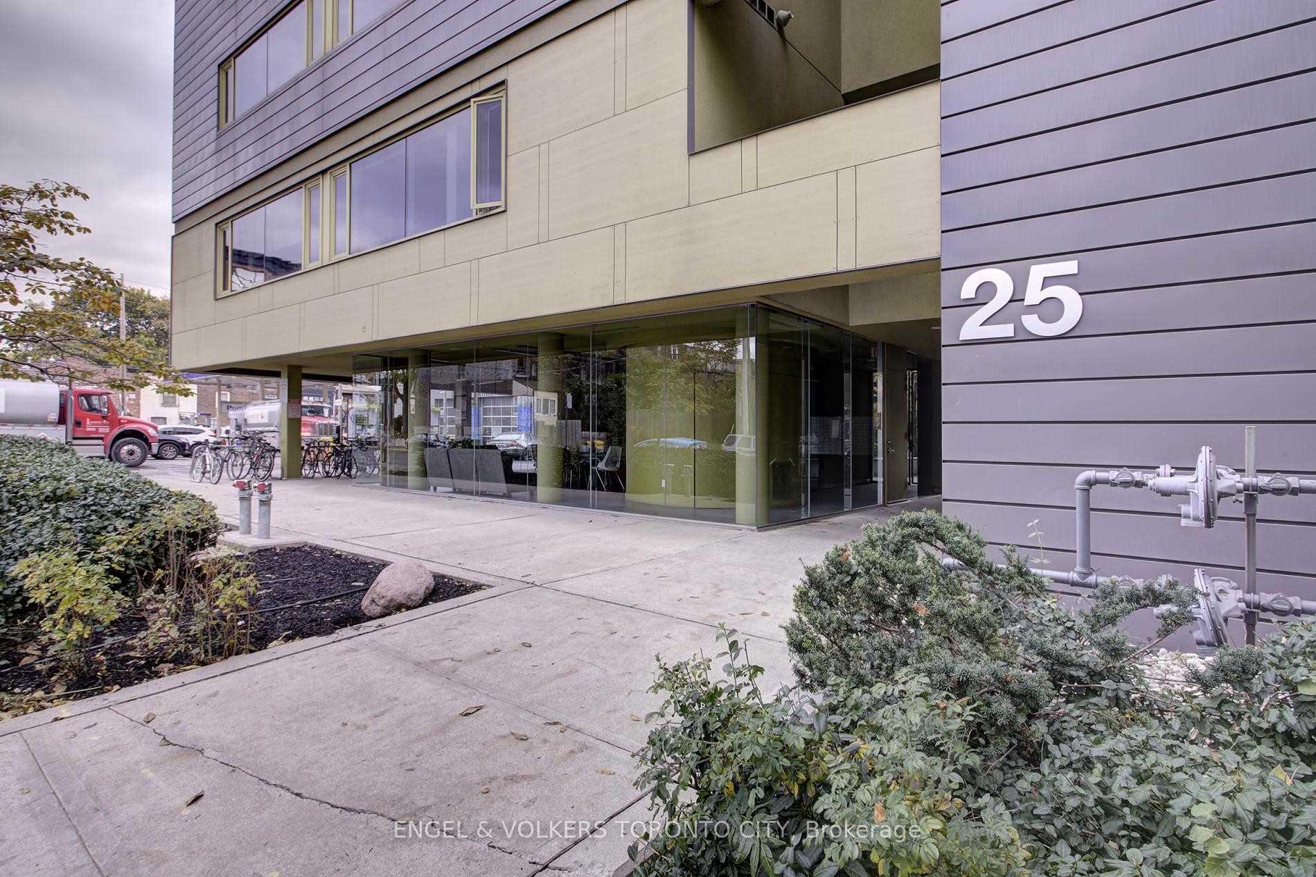 25 Ritchie Avenue 202, Toronto, On M6r 2j6