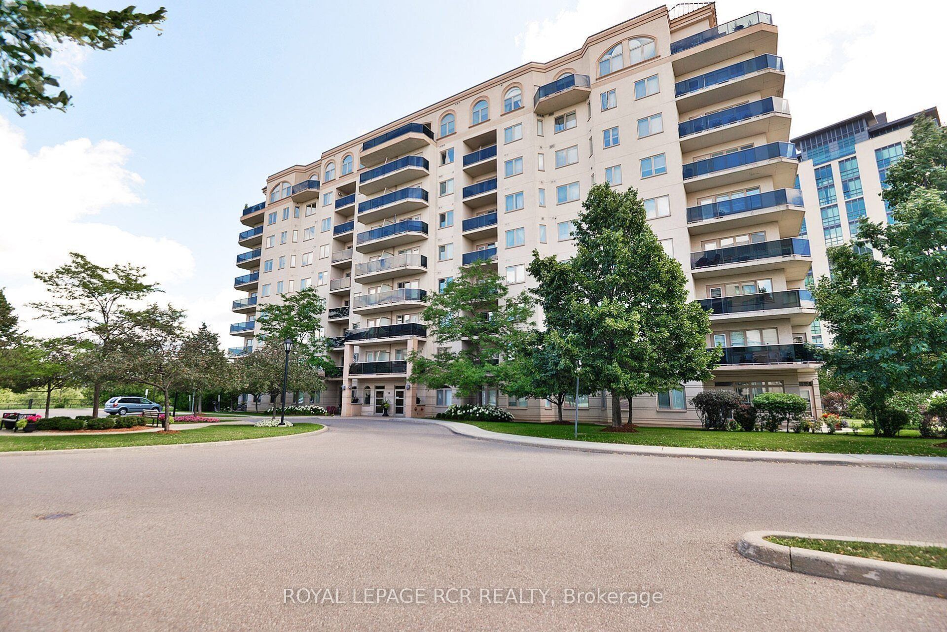 10 S Dayspring Circle S 304, Brampton, On L6p 1b9