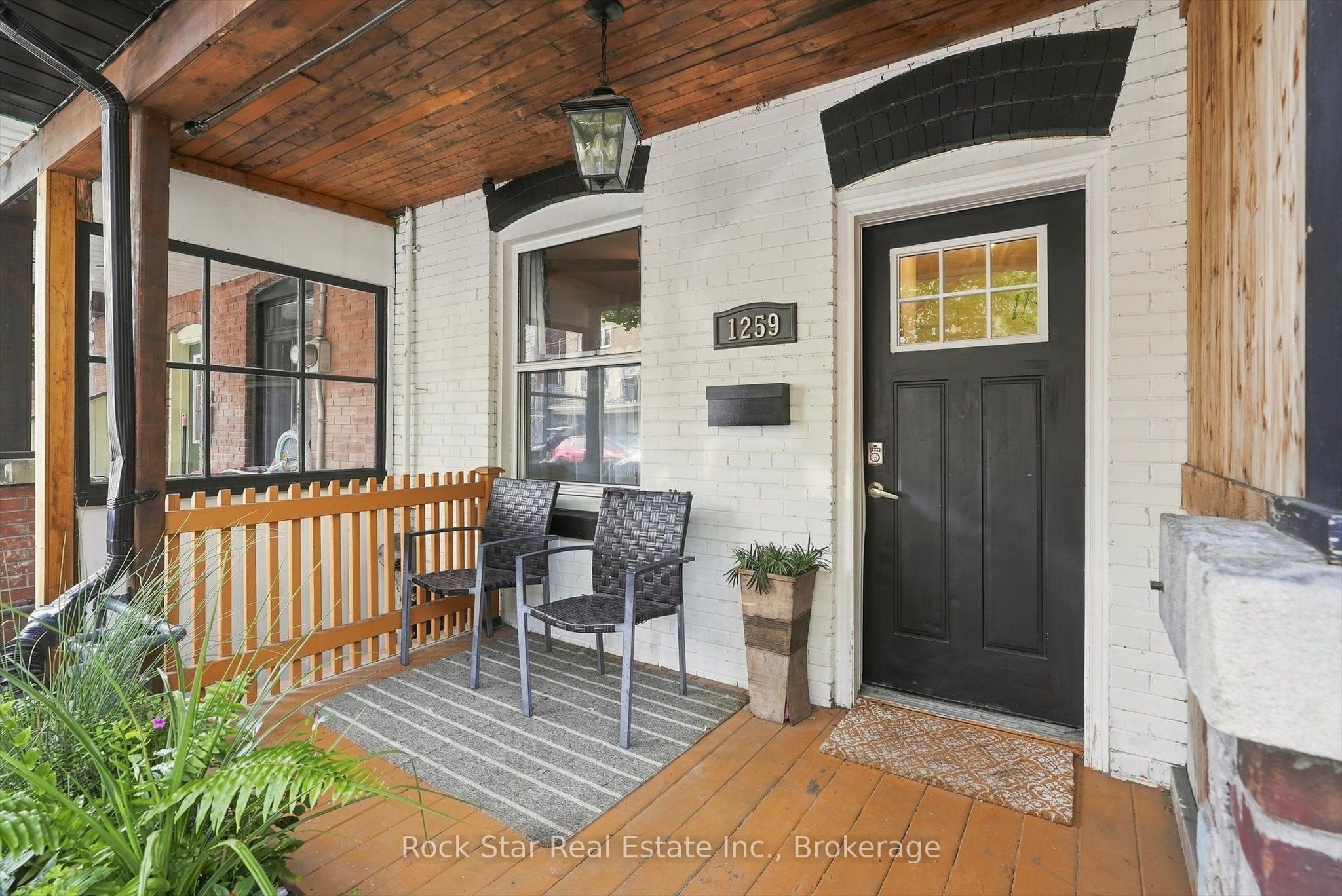 1259 Davenport Road, Toronto, On M6h 2h2