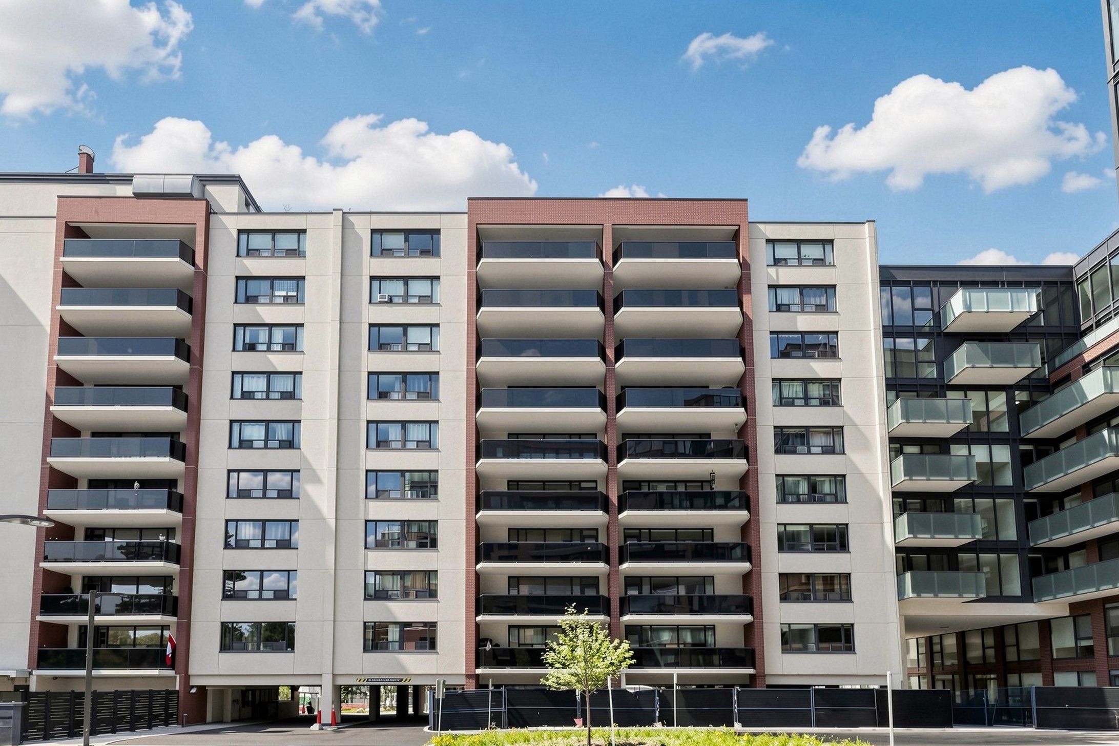 240 Markland Drive 105, Toronto, On M9c 1r3