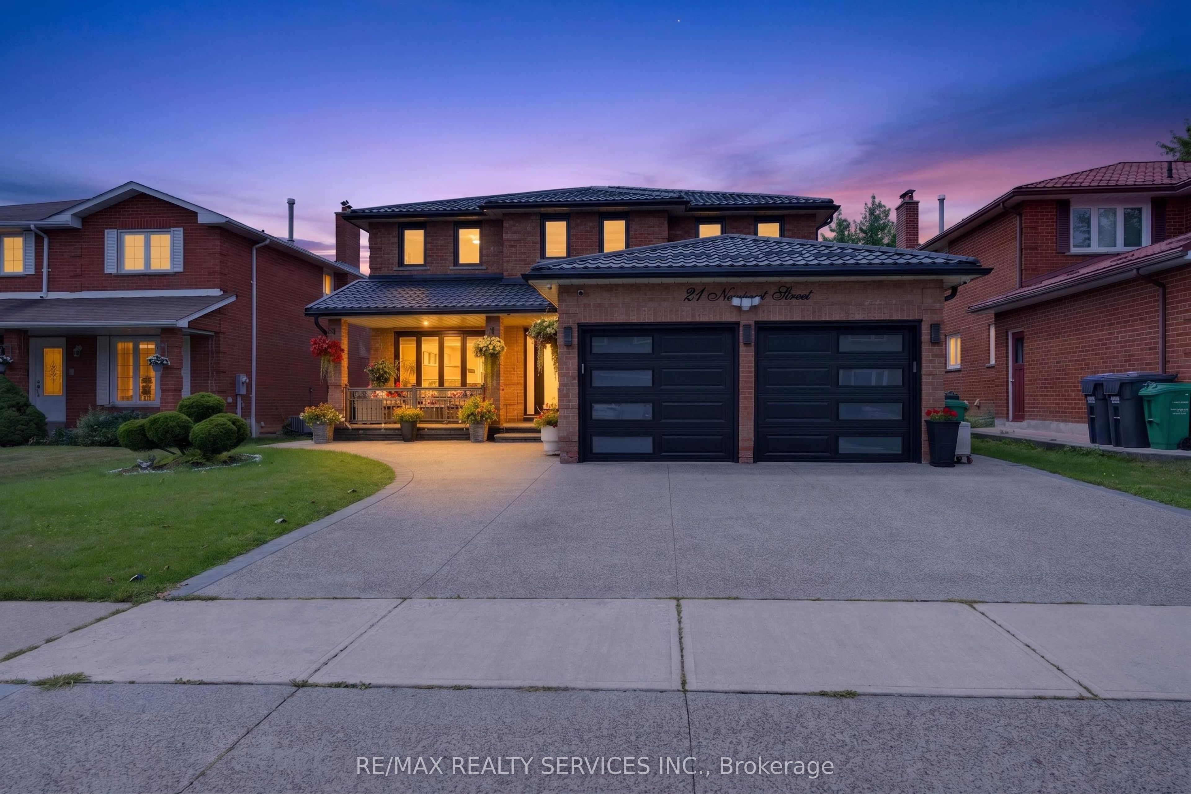 21 Newport Street, Brampton, On L6s 4n1