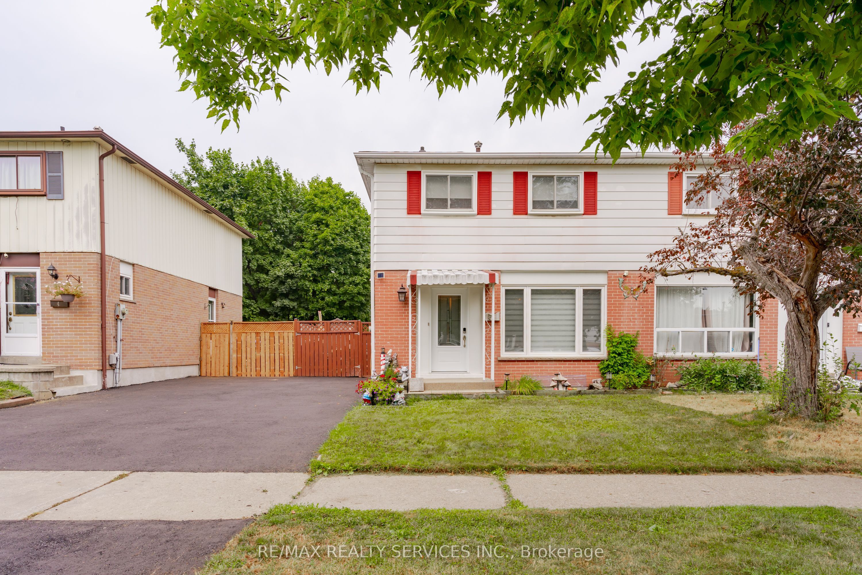 6 Lauderdale Road, Brampton, On L6v 2b7