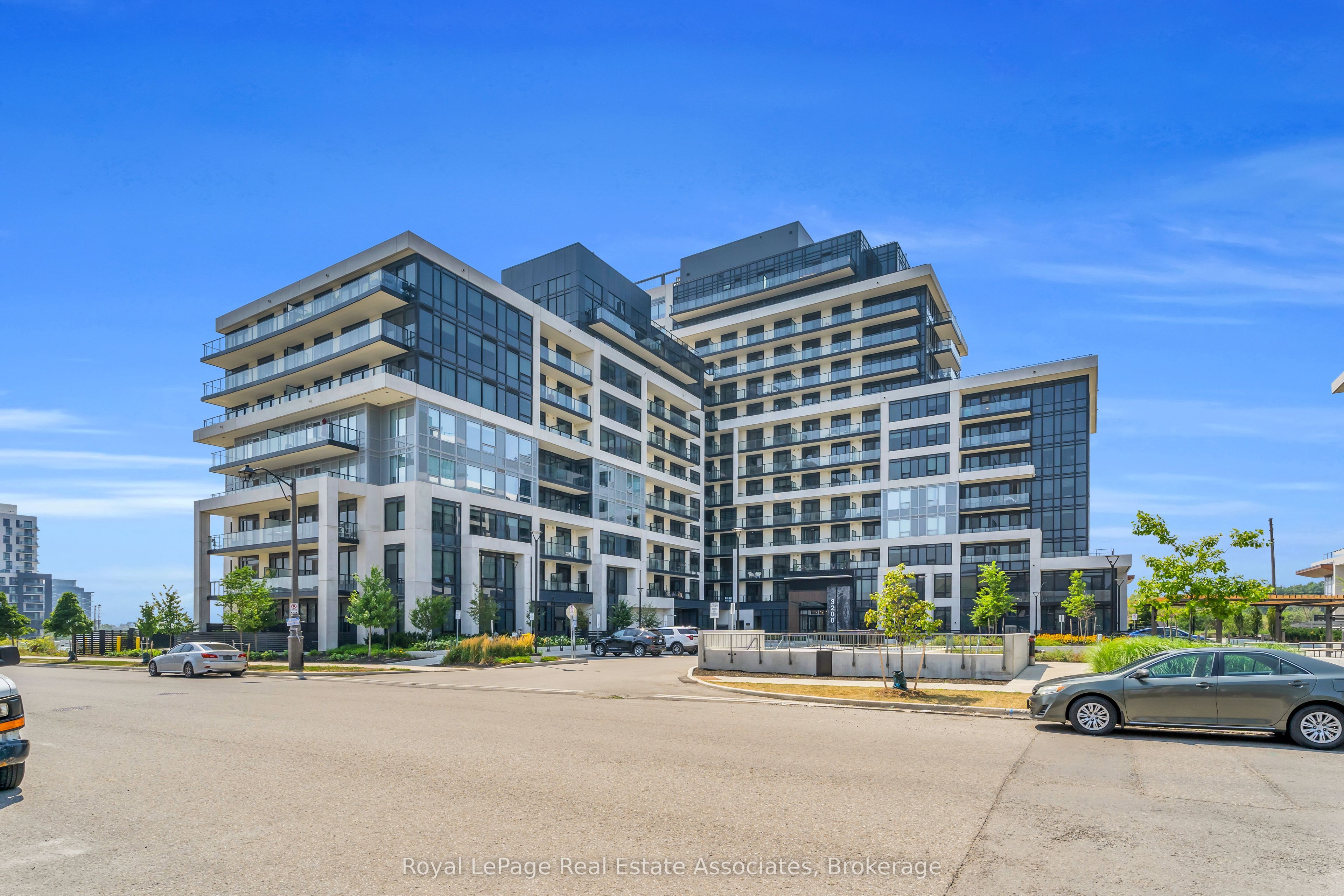 3200 William Coltson Avenue 622, Oakville, On L6h 7b9