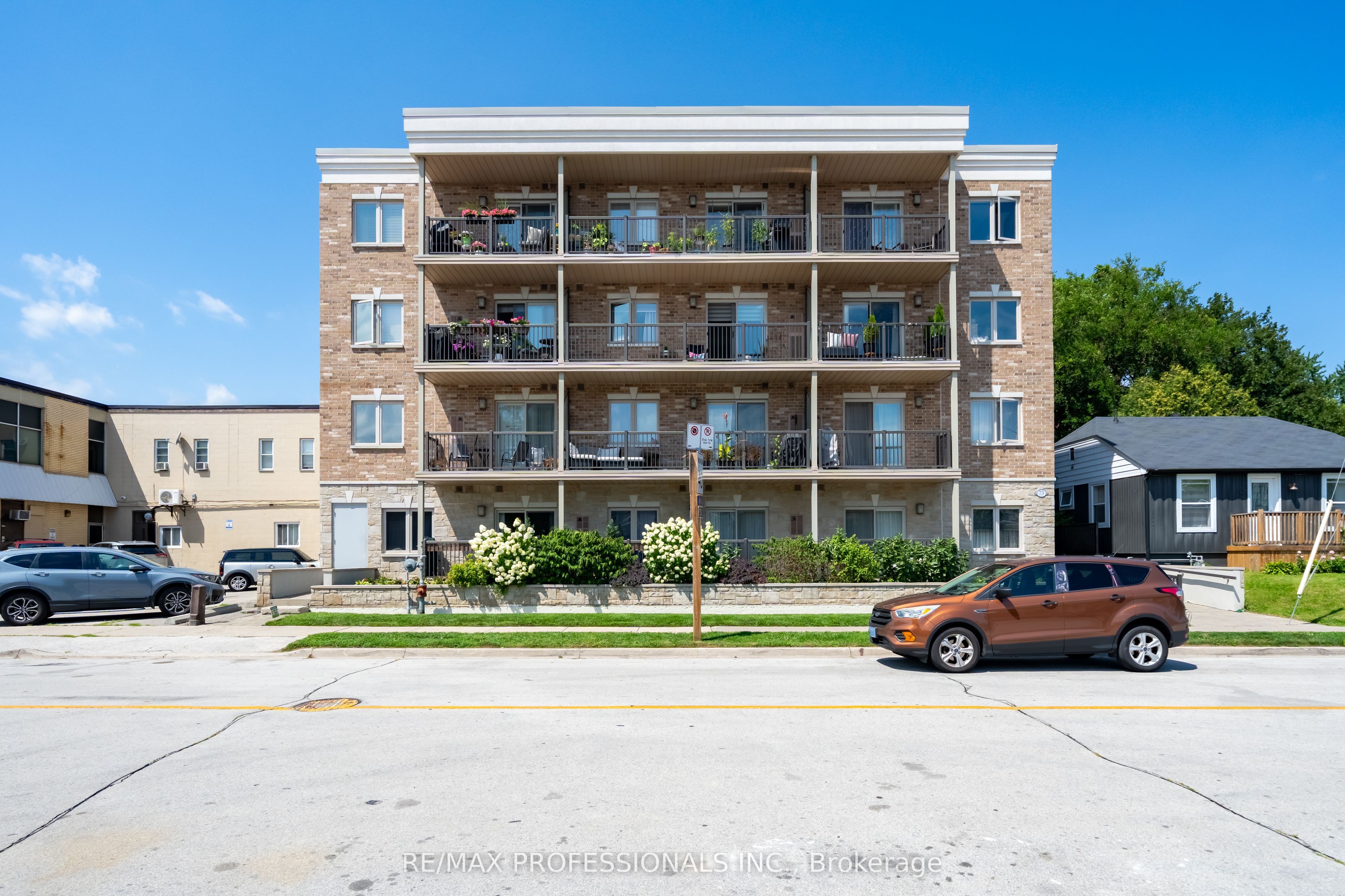 73 Washington Avenue 405, Oakville, On L6k 1w5