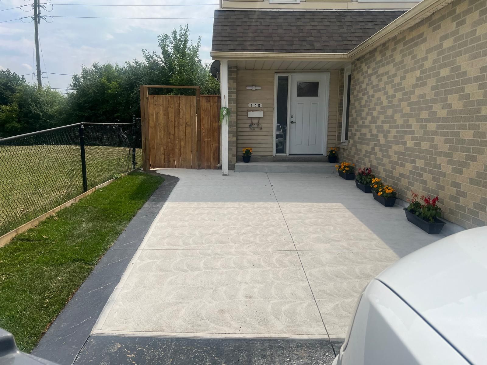 108 Courtleigh Square, Brampton, On L6z 1j3